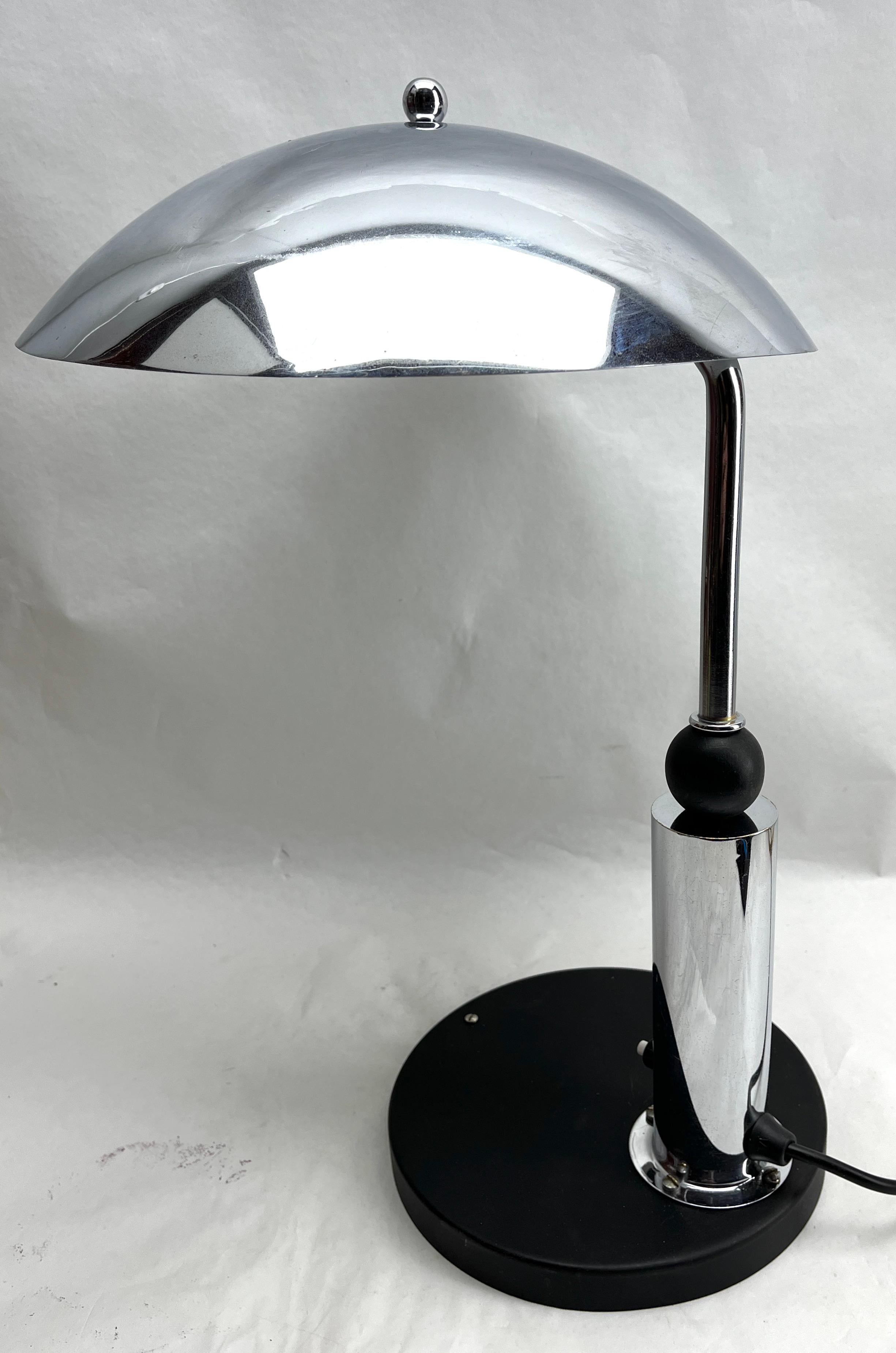  Desk or Side Table Lamp KMD (Daalderop) Tiel Netherlands in Bauhaus style 1930s In Good Condition For Sale In Verviers, BE