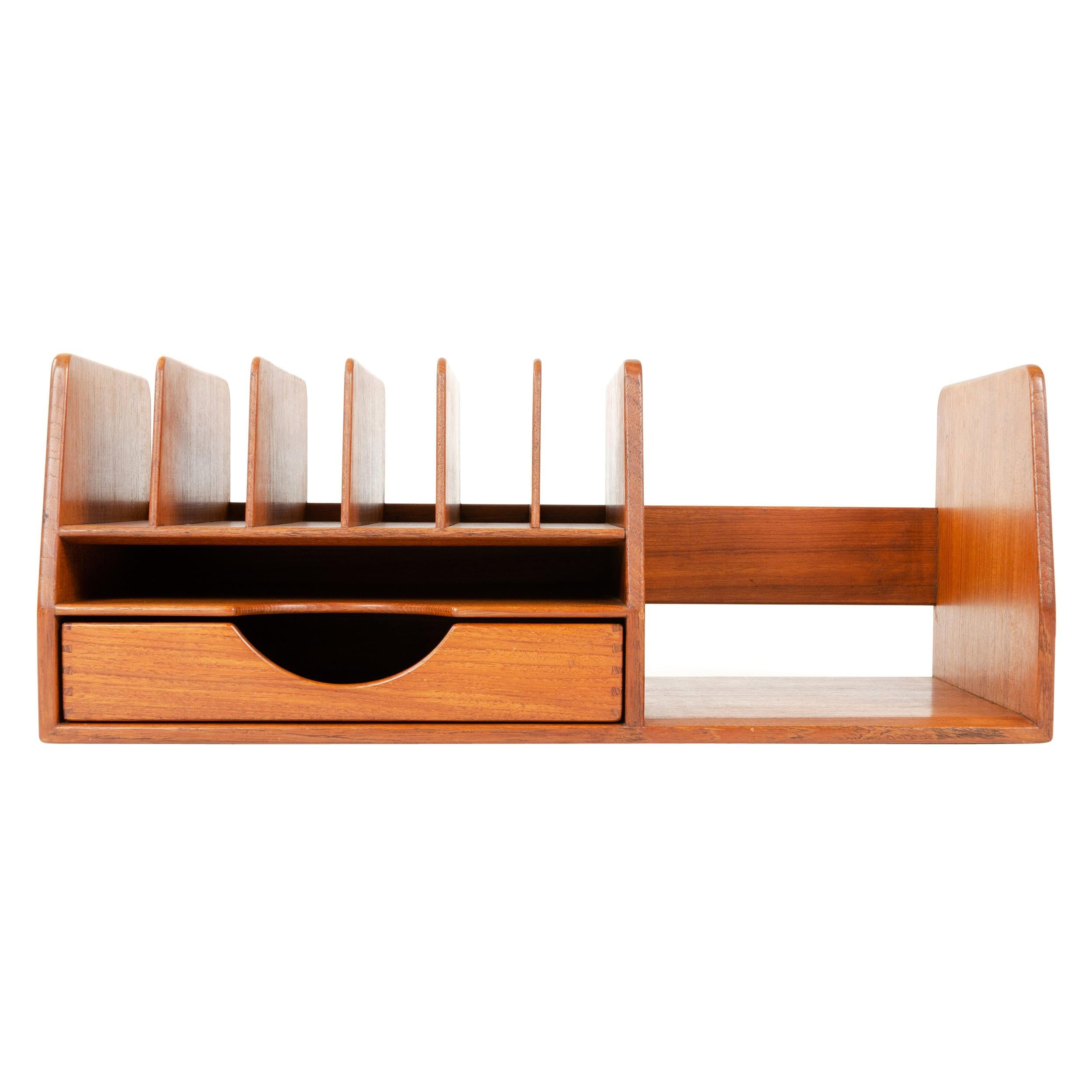 Organizer da scrivania di Hans J. Wegner per Johannes Hansen