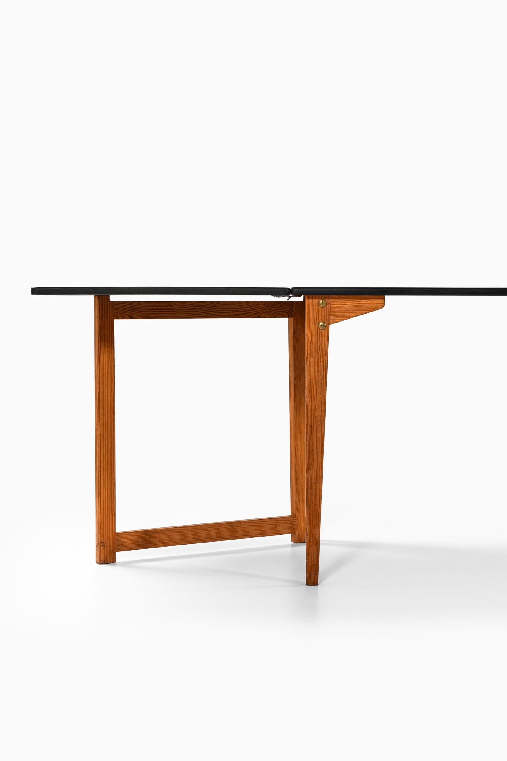 Mid-20th Century Desk Probably Produced in Sweden For Sale