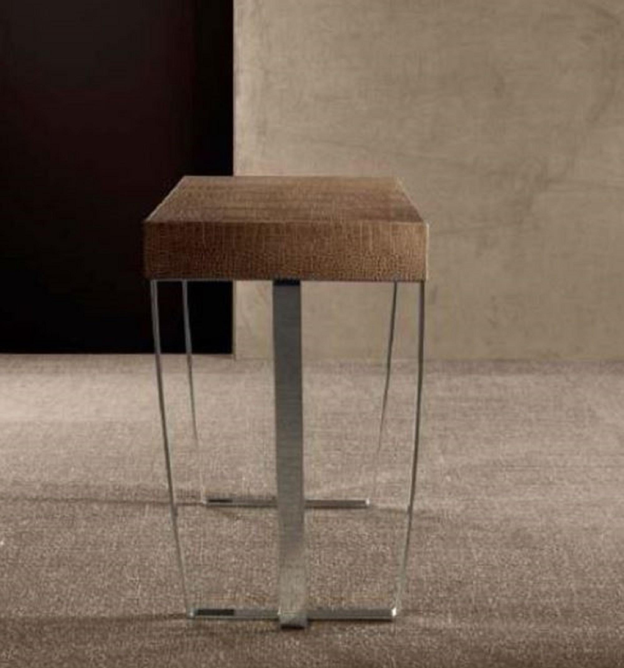XXIe siècle et contemporain Tapis rouge du bureau en vente