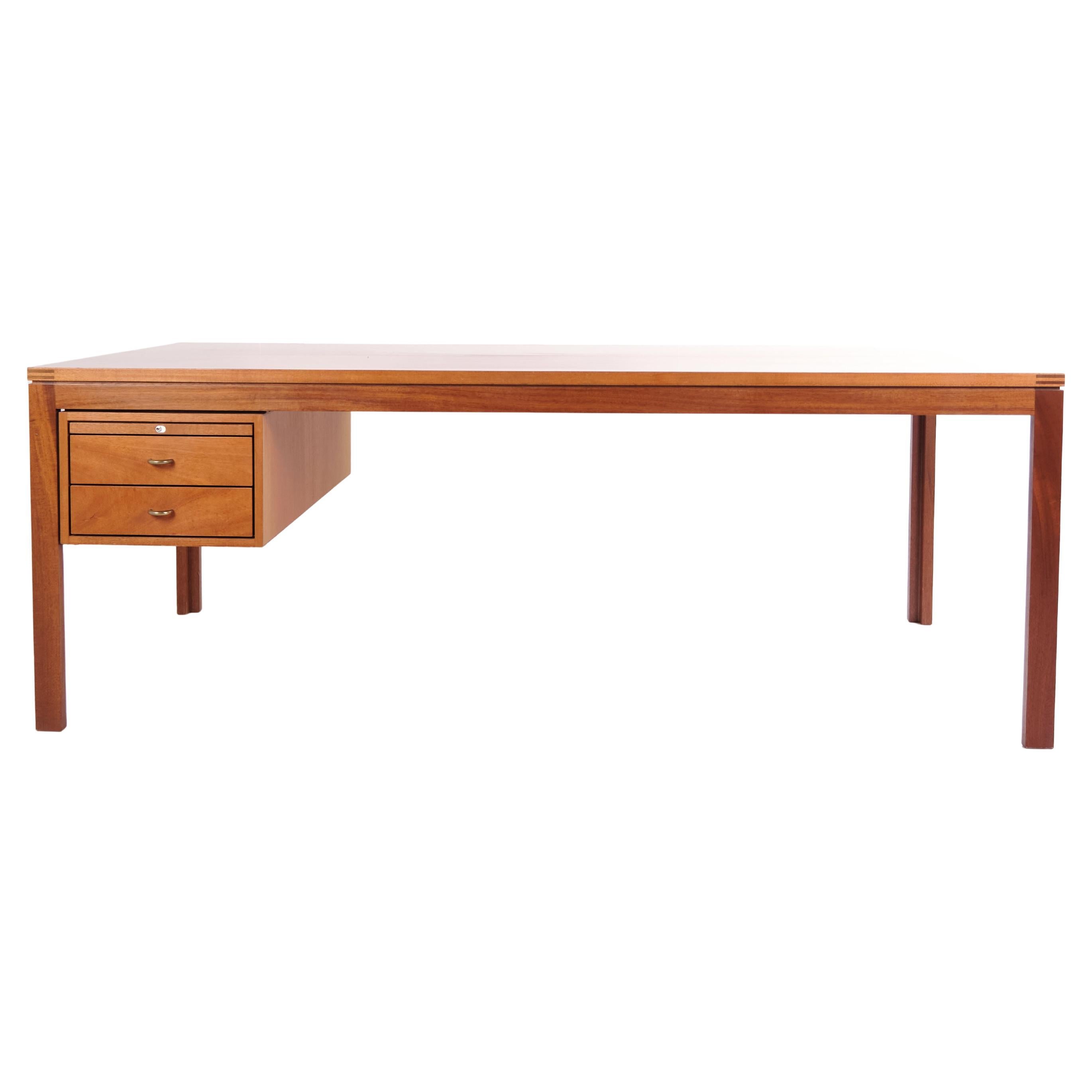 Bureau SM 76 en acajou par Christian Hvidt 
Orla Mølgaard, Søborg Furniture en vente