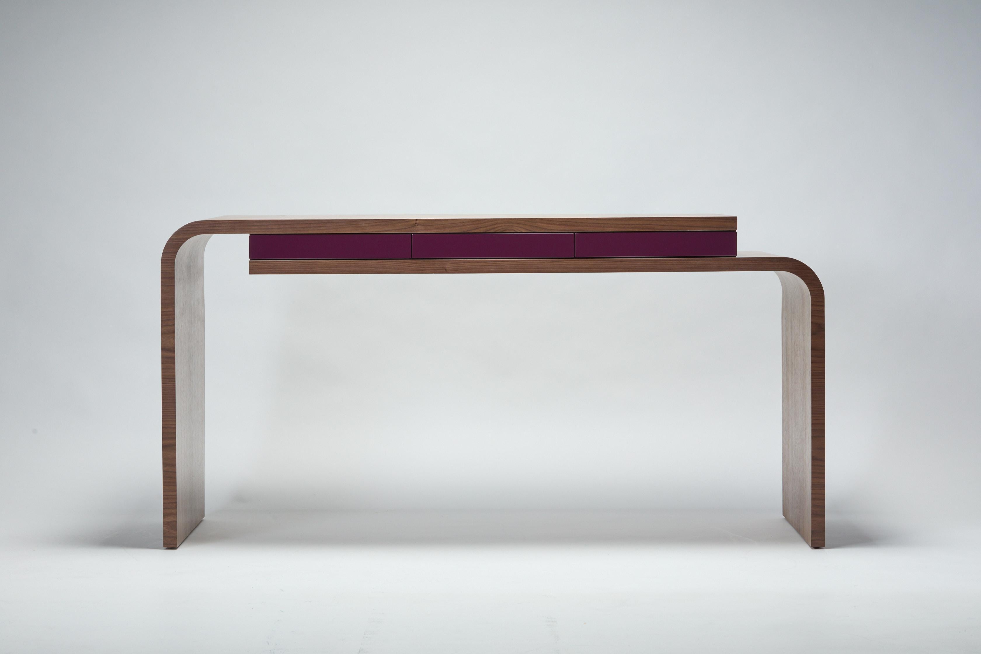 Escritorio, SOA de Reda Amalou Design, 2021, Laca Granate, Nogal, 160 cm Lacado en venta