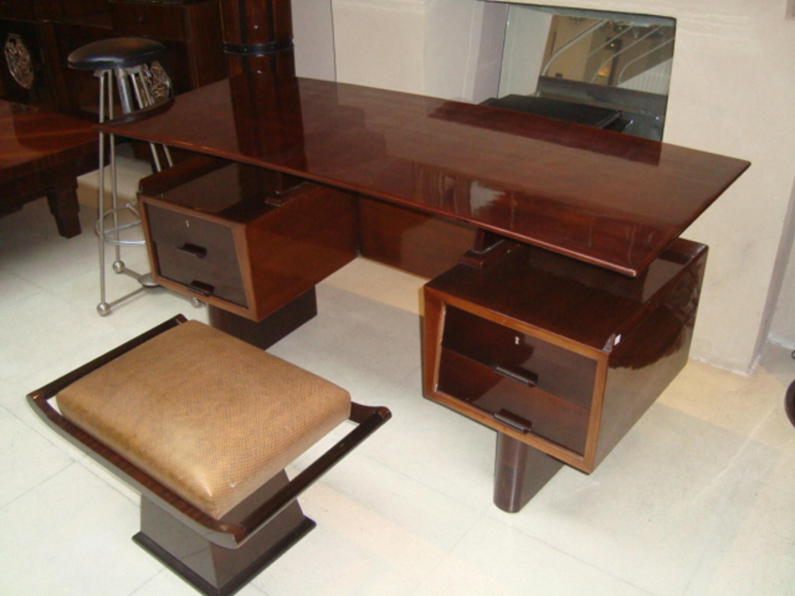 Desk Style: Art Deco, 1930, France, Material: Wood For Sale 2