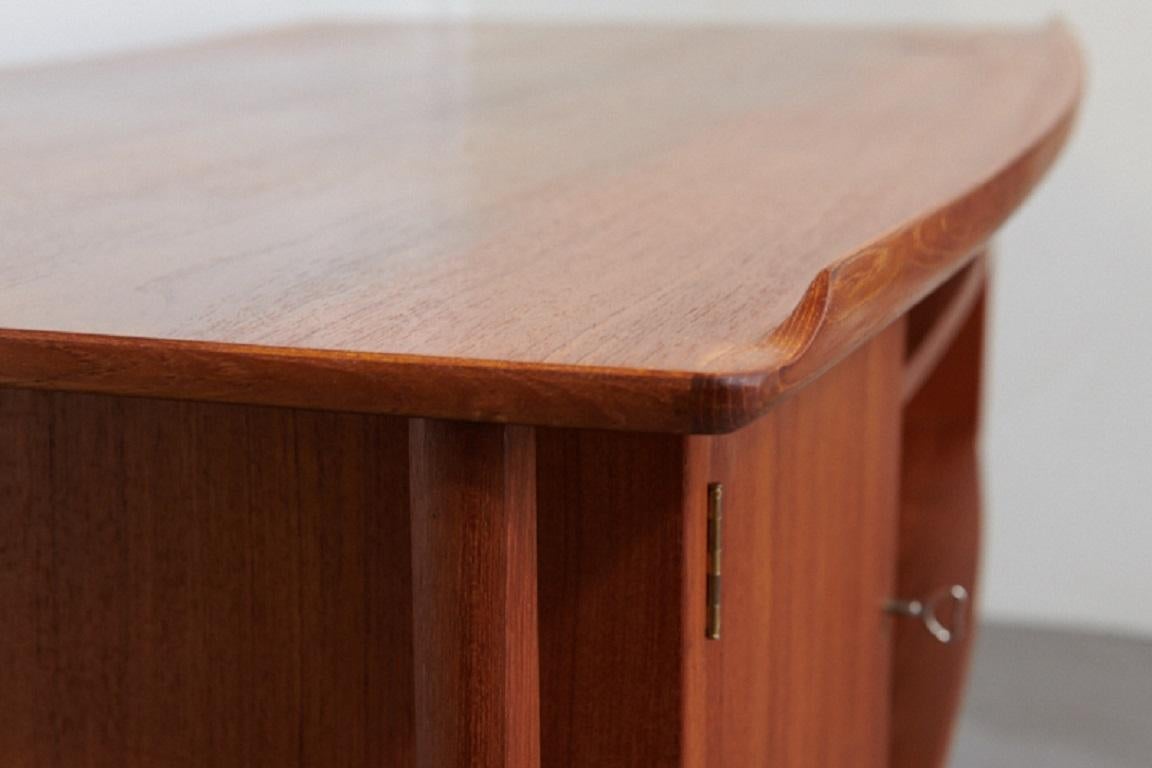 Mid-20th Century Desk Svend Aage Madsen, Mod. 20, 1960s For Sale