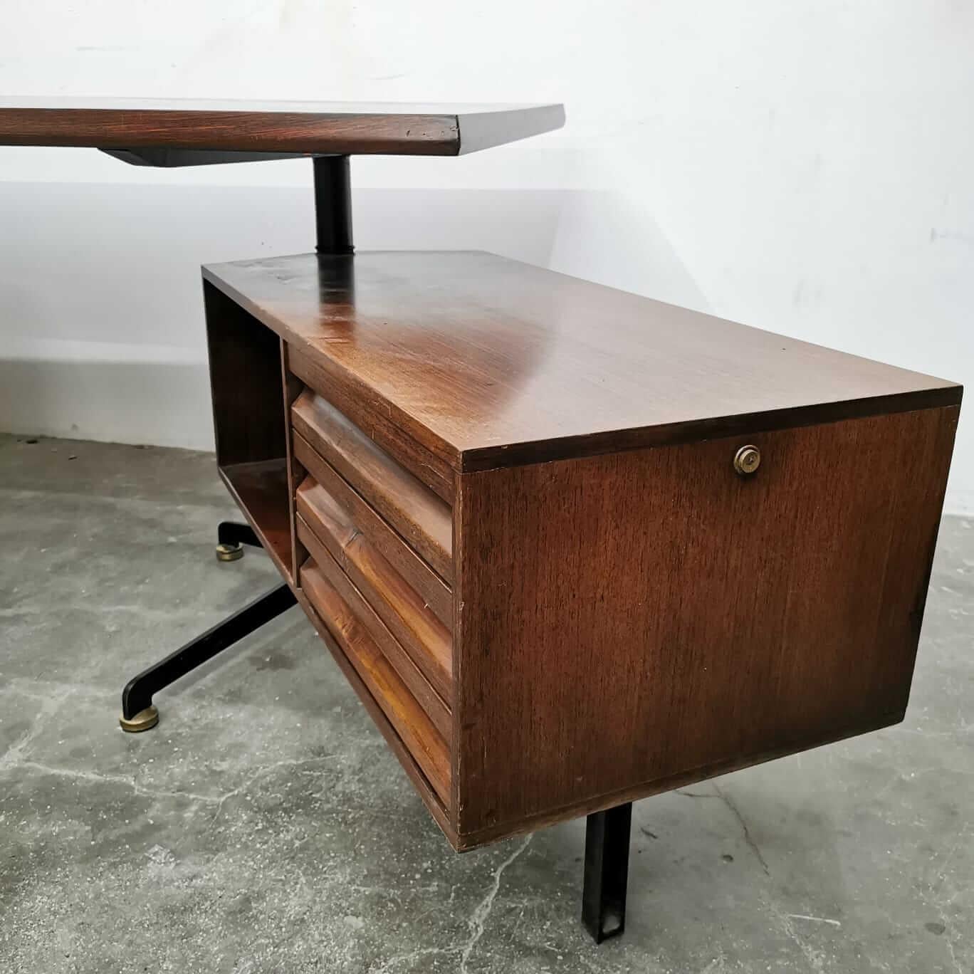 Mid-20th Century Desk, T95, Osvaldo Borsani, Tecno, 1956