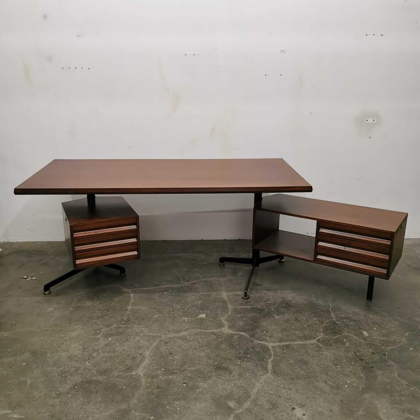 Steel Desk, T95, Osvaldo Borsani, Tecno, 1956