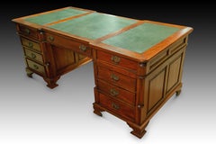 Desk table. Following old models.