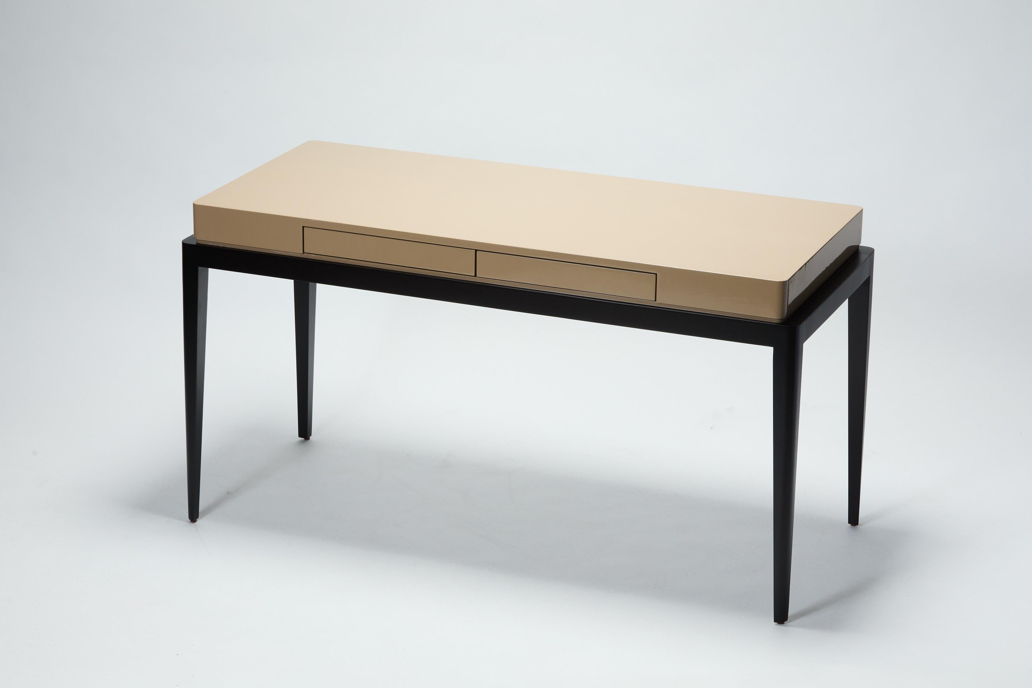 The perfect interior writing desk. Size: 140cm
Flat surface, smooth, purity of the line only asking to be inhabited. If it is a
console or a desk, TARA is a piece that distinguish itself with the power of its
minimalism. It is enough to dress up any