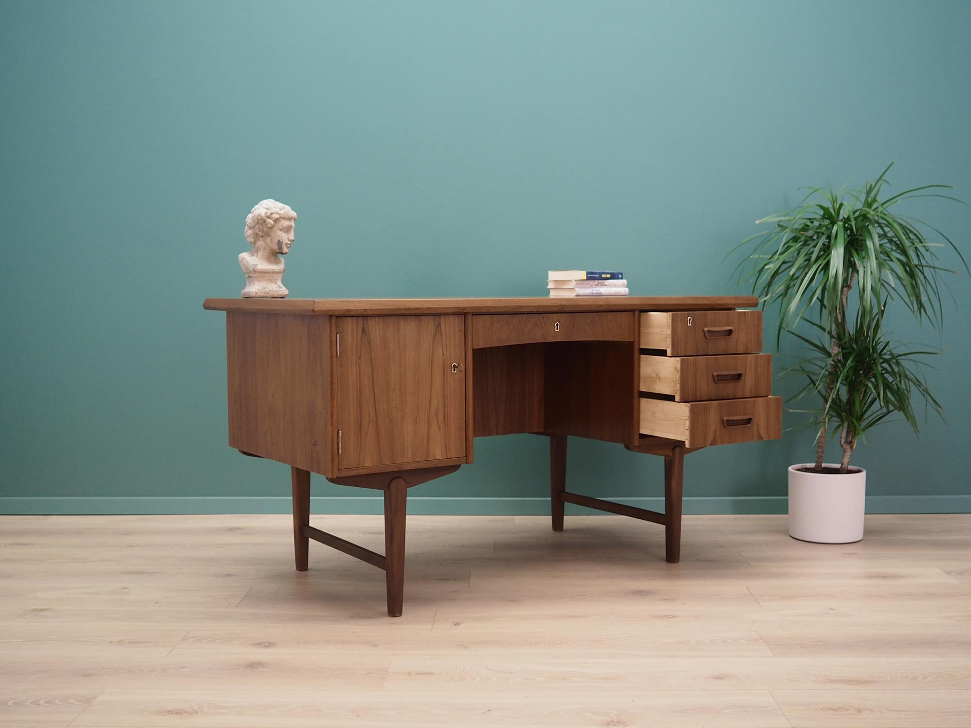 Desk Teak, Danish Design, 1960s In Good Condition For Sale In Szczecin, Zachodniopomorskie