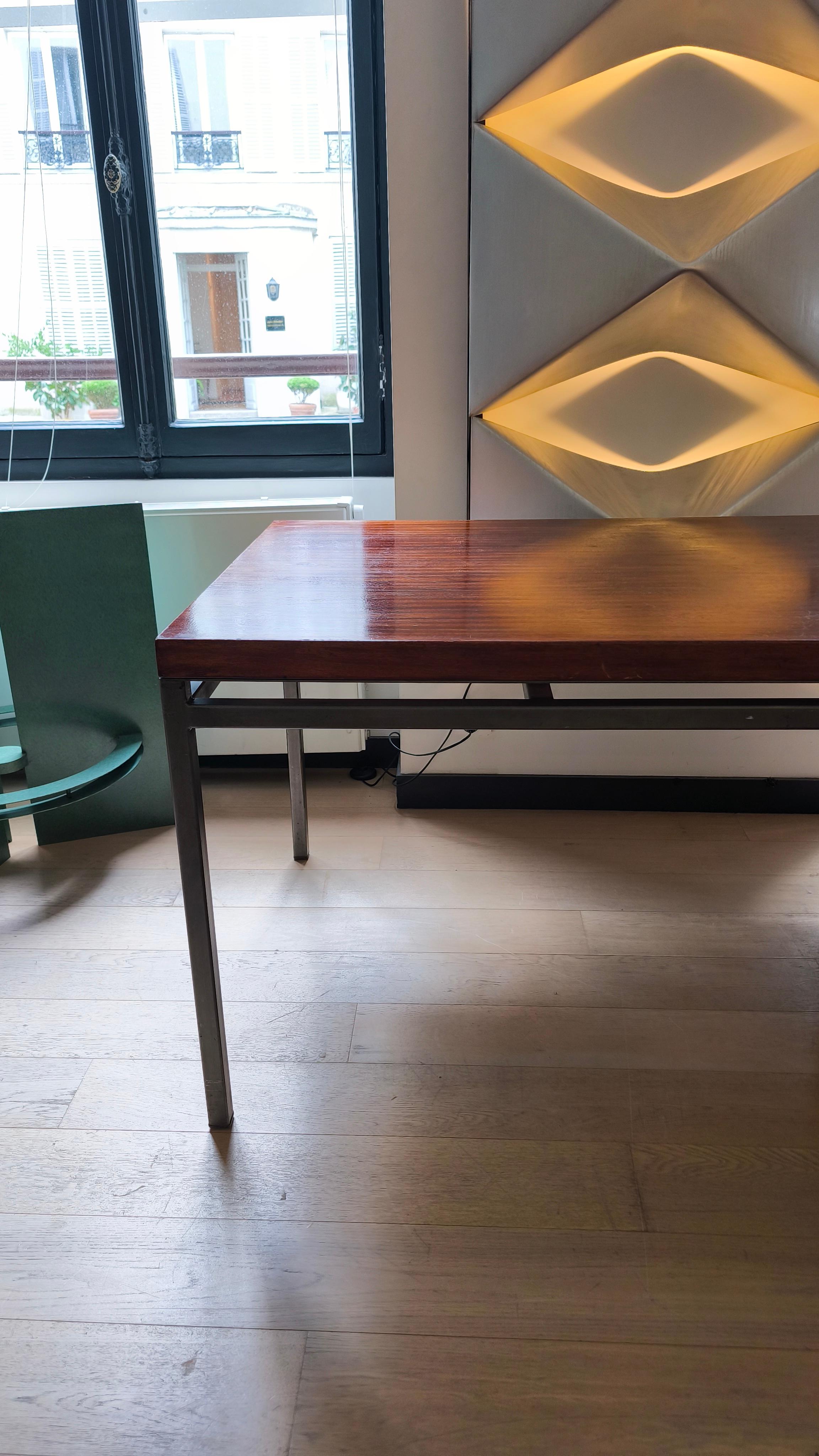 Milieu du XXe siècle Bureau avec piédestal Georges Frydman pour EFA, années 1960, placage de bois de rose et métal en vente