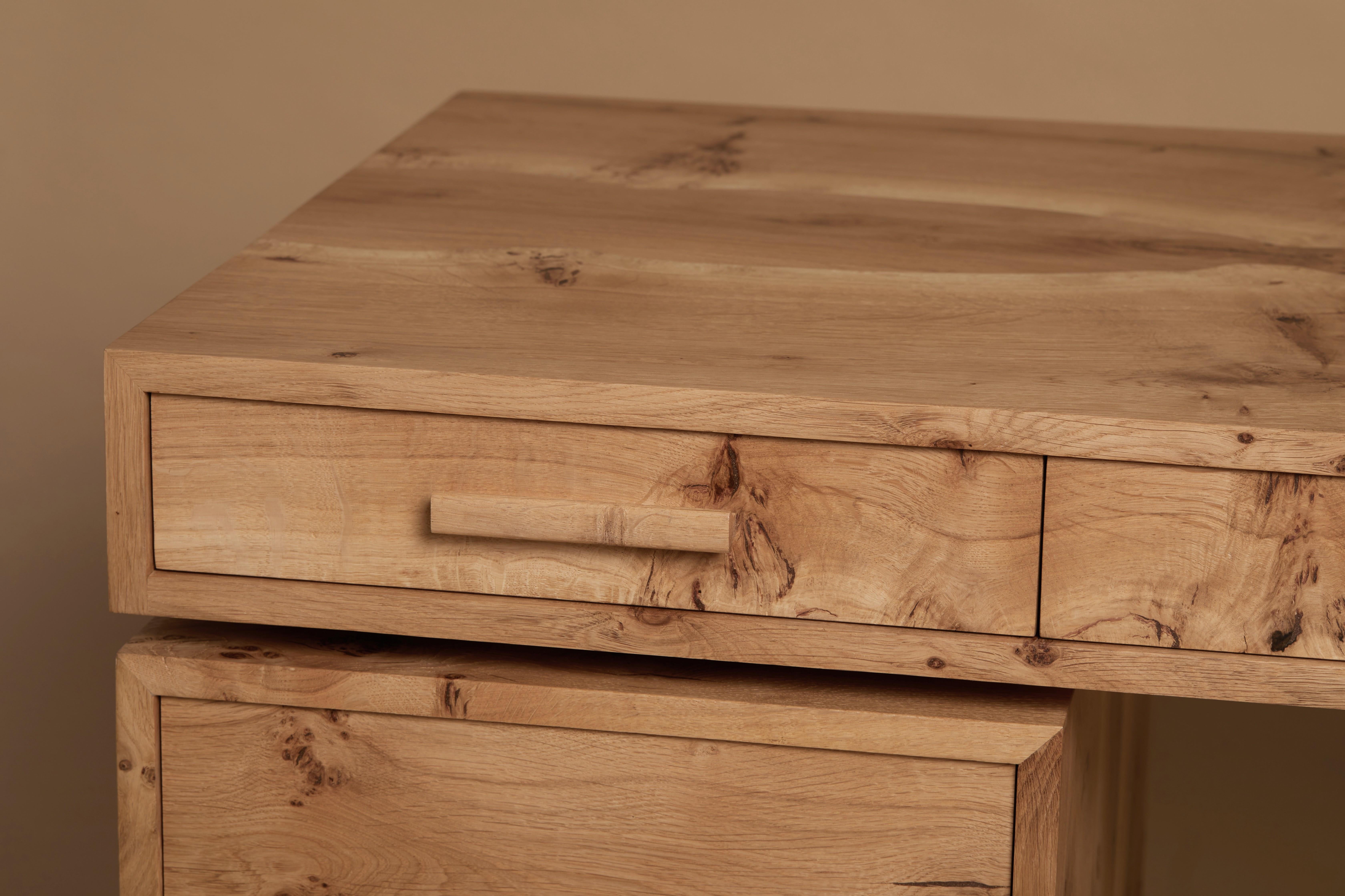 Desk, book-matched pippy English oak, printer and file drawer By Jonathan Field In New Condition For Sale In London, GB