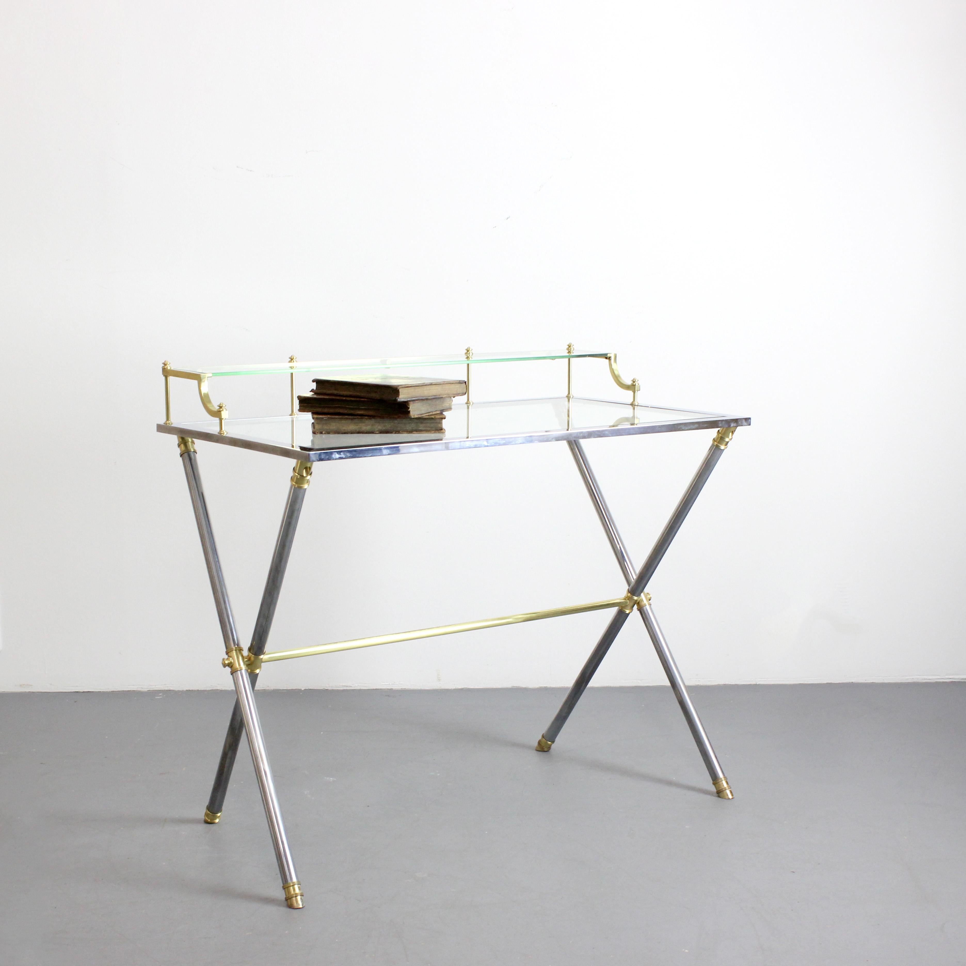 Desk with chrome-plated steel frame and gilt-plated brass details, glass top in vendita 2