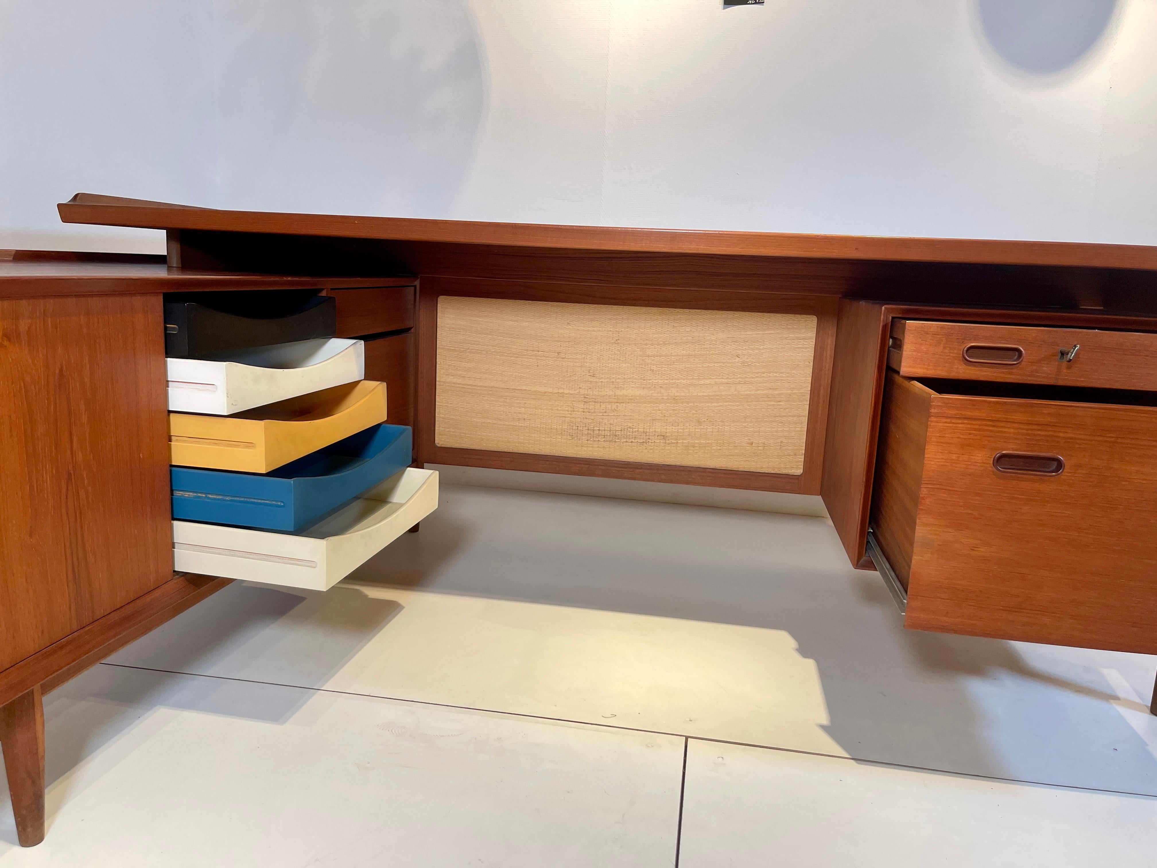 Desk with Sideboard Teak by Arne Vodder 2