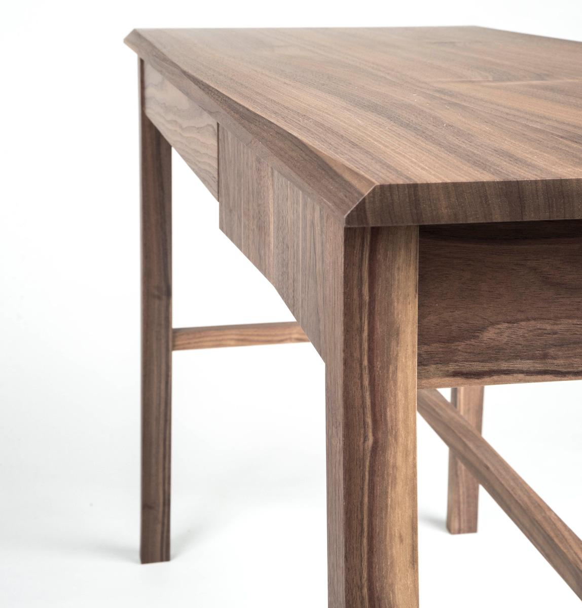 Bois de feuillus Bureau, table à écrire, bureau, noyer, moderne, bois dur, design semi-béton en vente