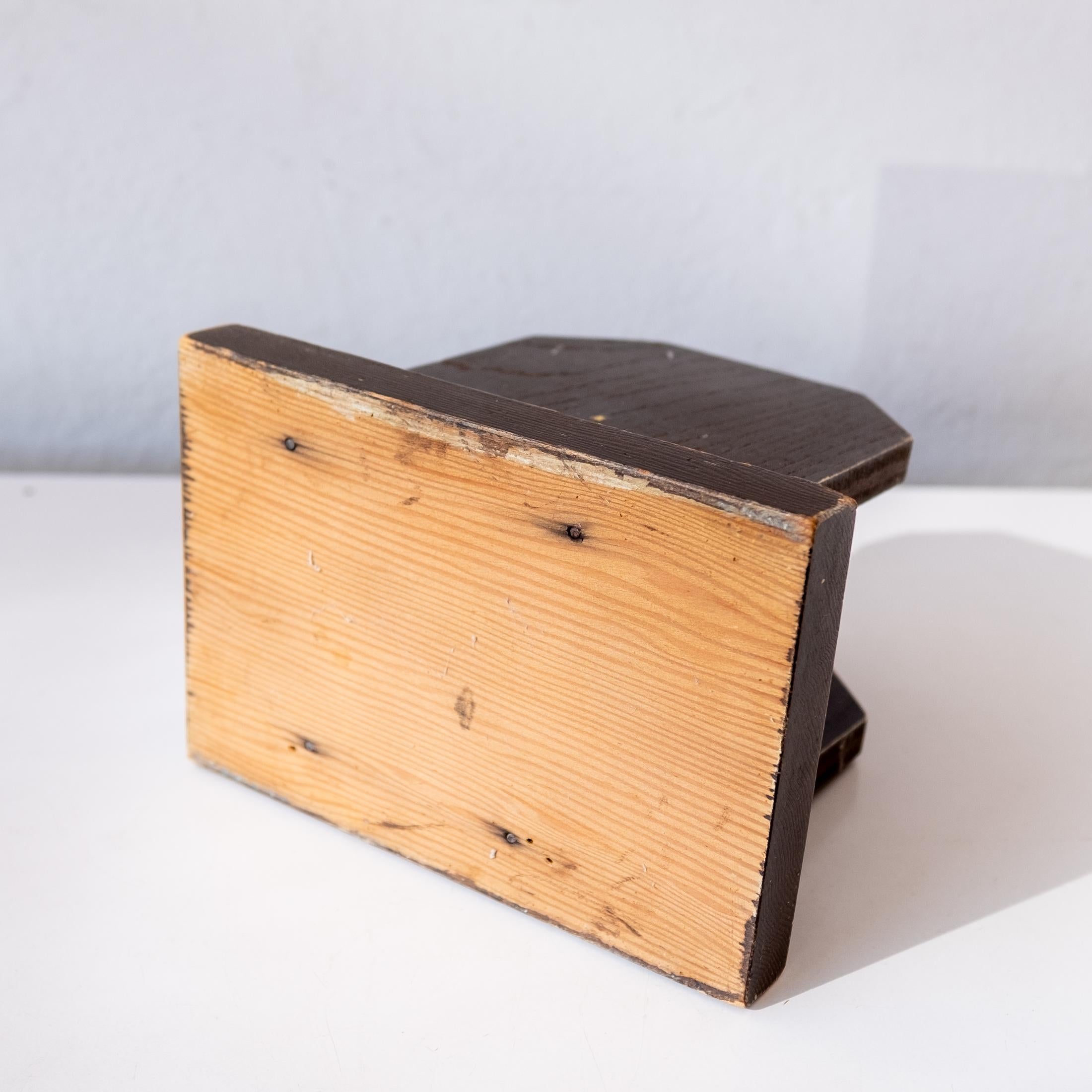 Desktop Book or Mail Holder by John Lloyd Wright 5