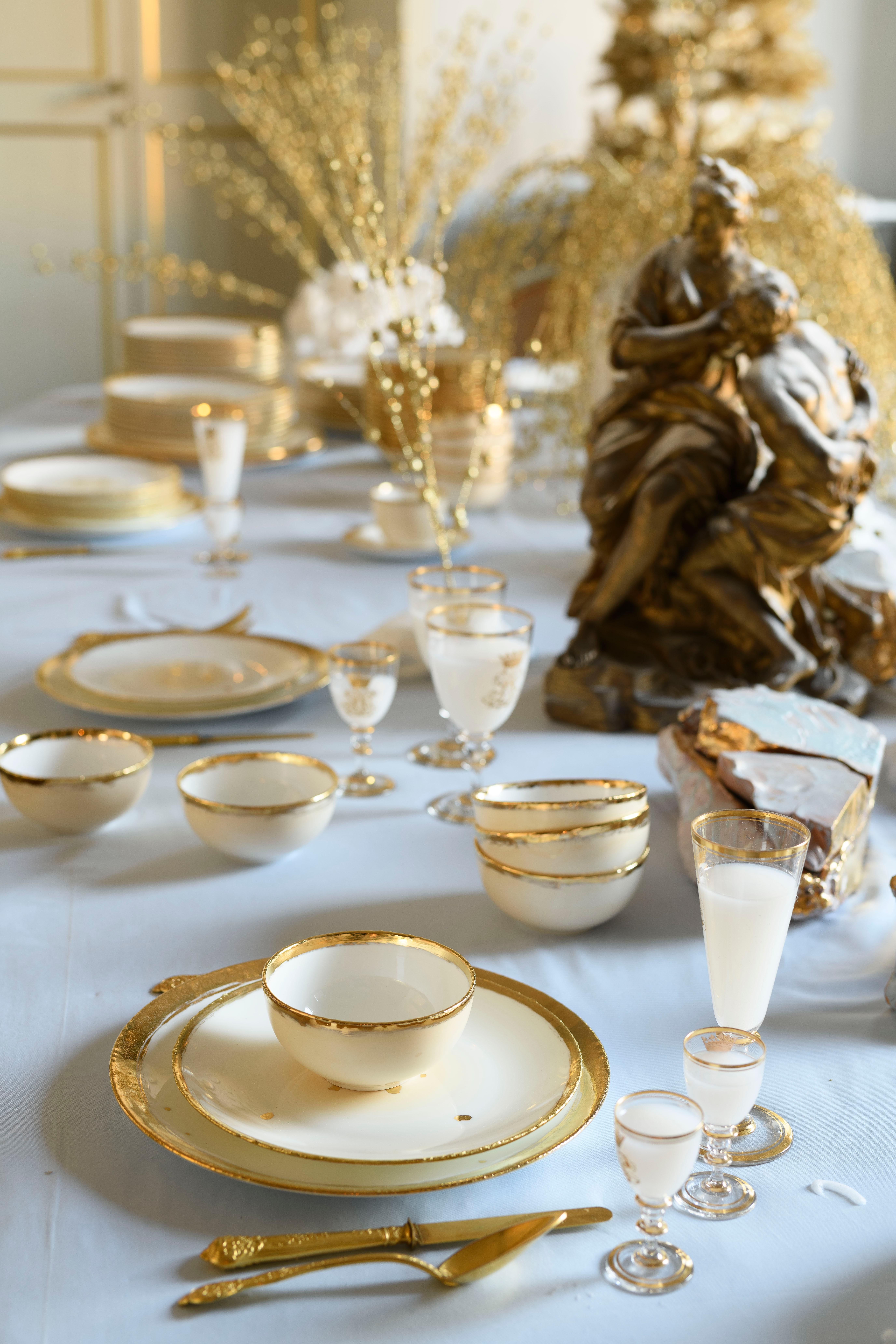 Dessert Coupe Teller weiß Emaille goldenen Rand handbemaltes Porzellan Made Italy (Moderne) im Angebot