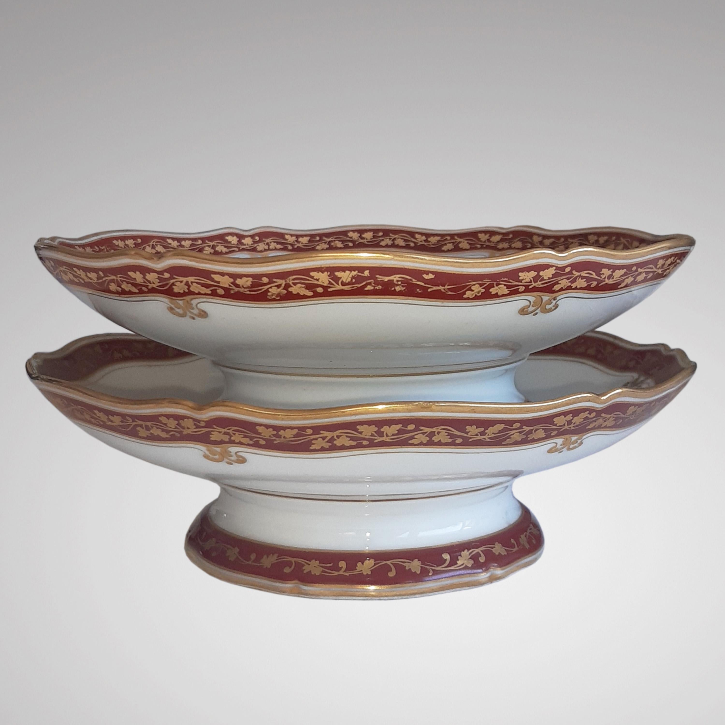 Late 19th Century Dessert Service with Red Plates in Paris Porcelain, Napoleon III Period french For Sale