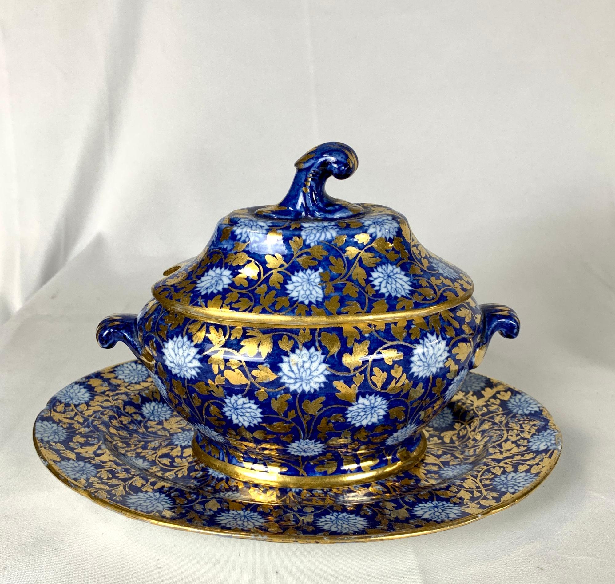 Porcelaine  Service à dessert Coalport Porcelain Dishes Hand Painted 32 Pieces England Circa 1810 en vente