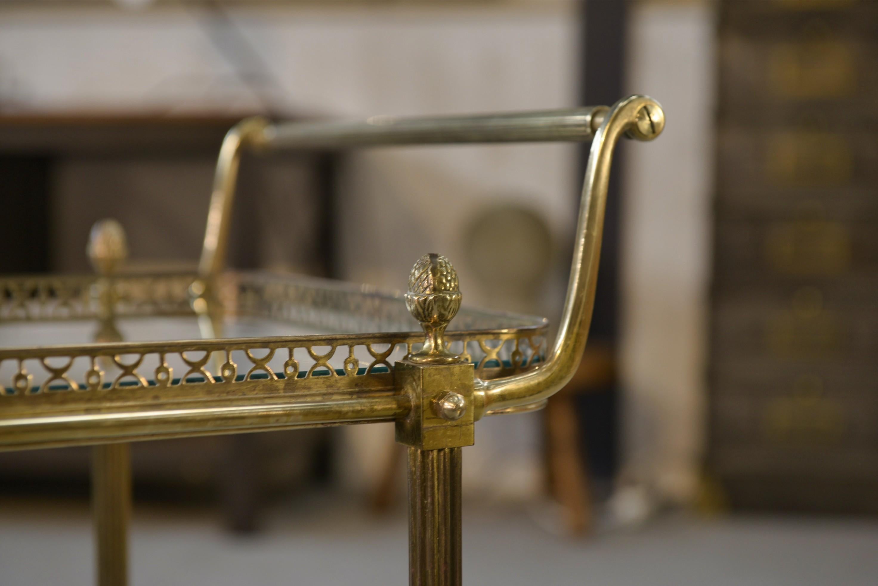 Neoclassical Desserte néo-classique en laiton et verre attribué à Maison Jansen 1960's For Sale
