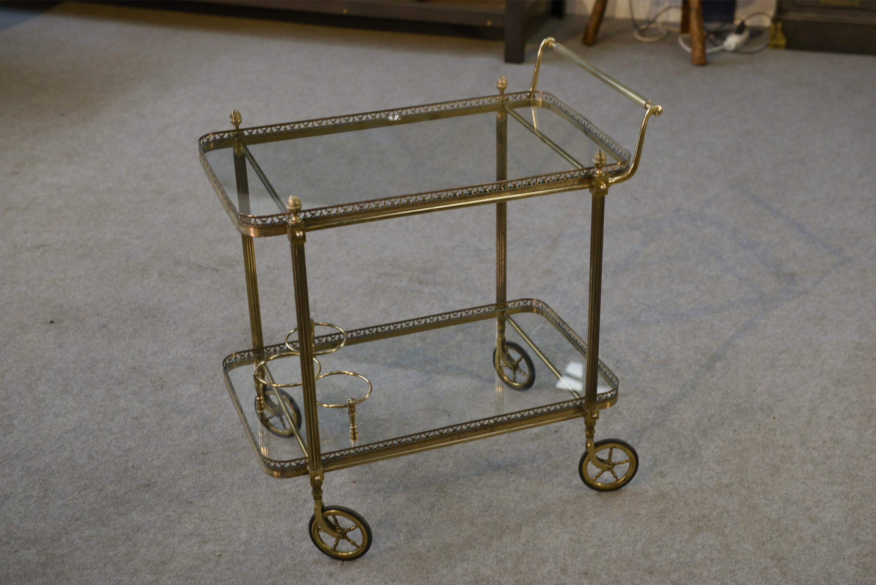 French Desserte néo-classique en laiton et verre attribué à Maison Jansen 1960's For Sale
