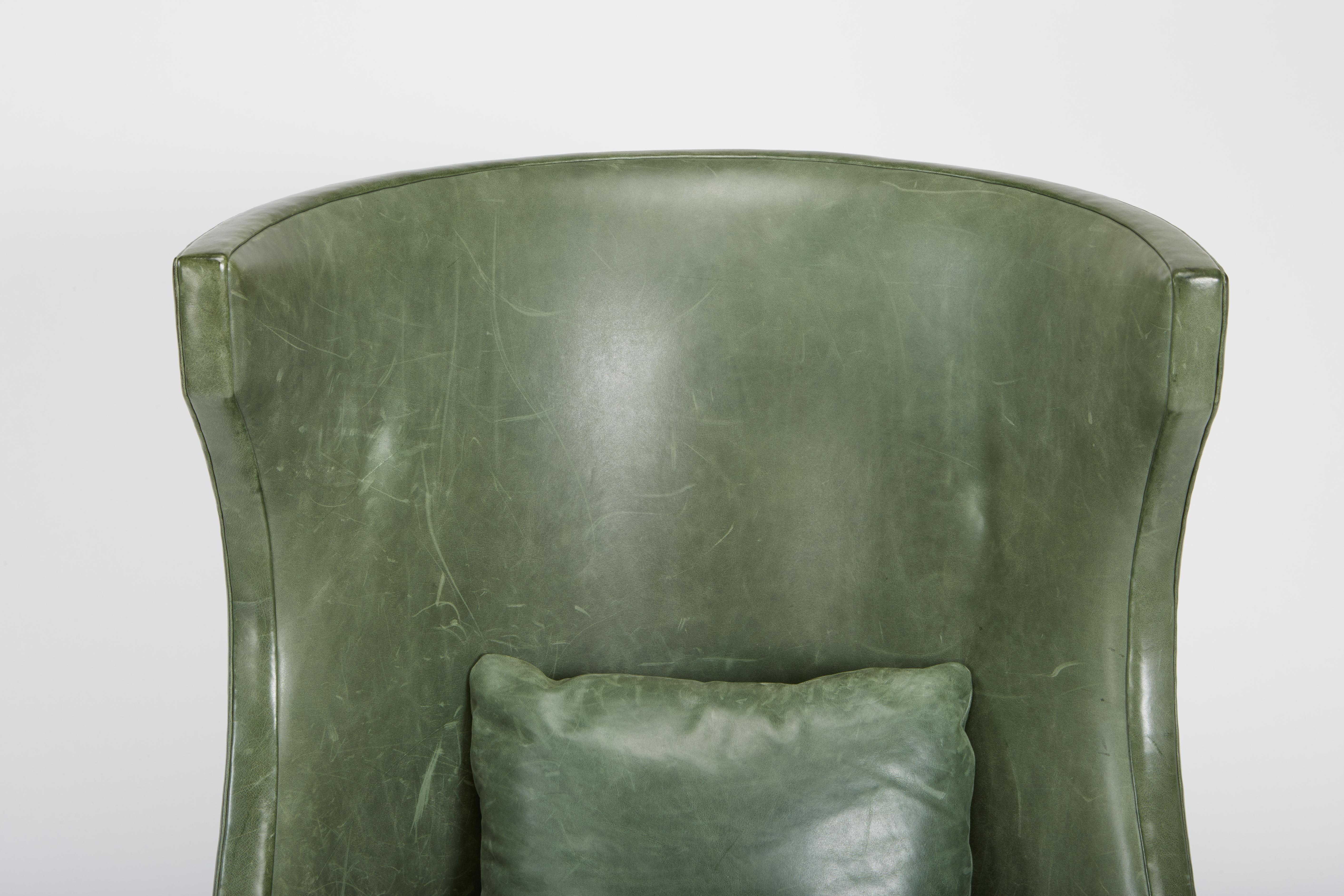 Dessin Fournir Classical Modern High Wingback with Green Leather Armchairs 5
