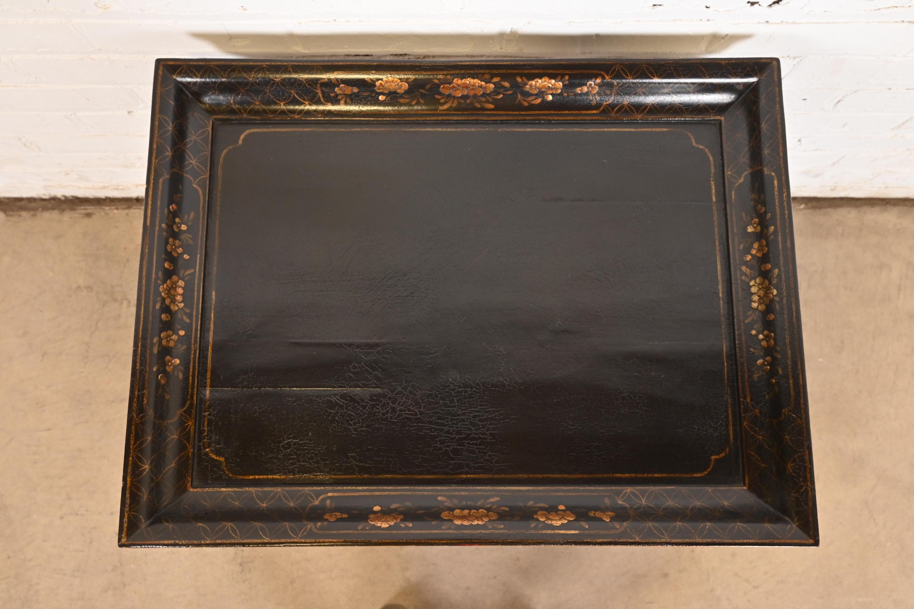 Dessin Fournir Hollywood Regency Chinoiserie Ebonisiert und Gold vergoldet Teetisch (Vergoldetes Holz) im Angebot