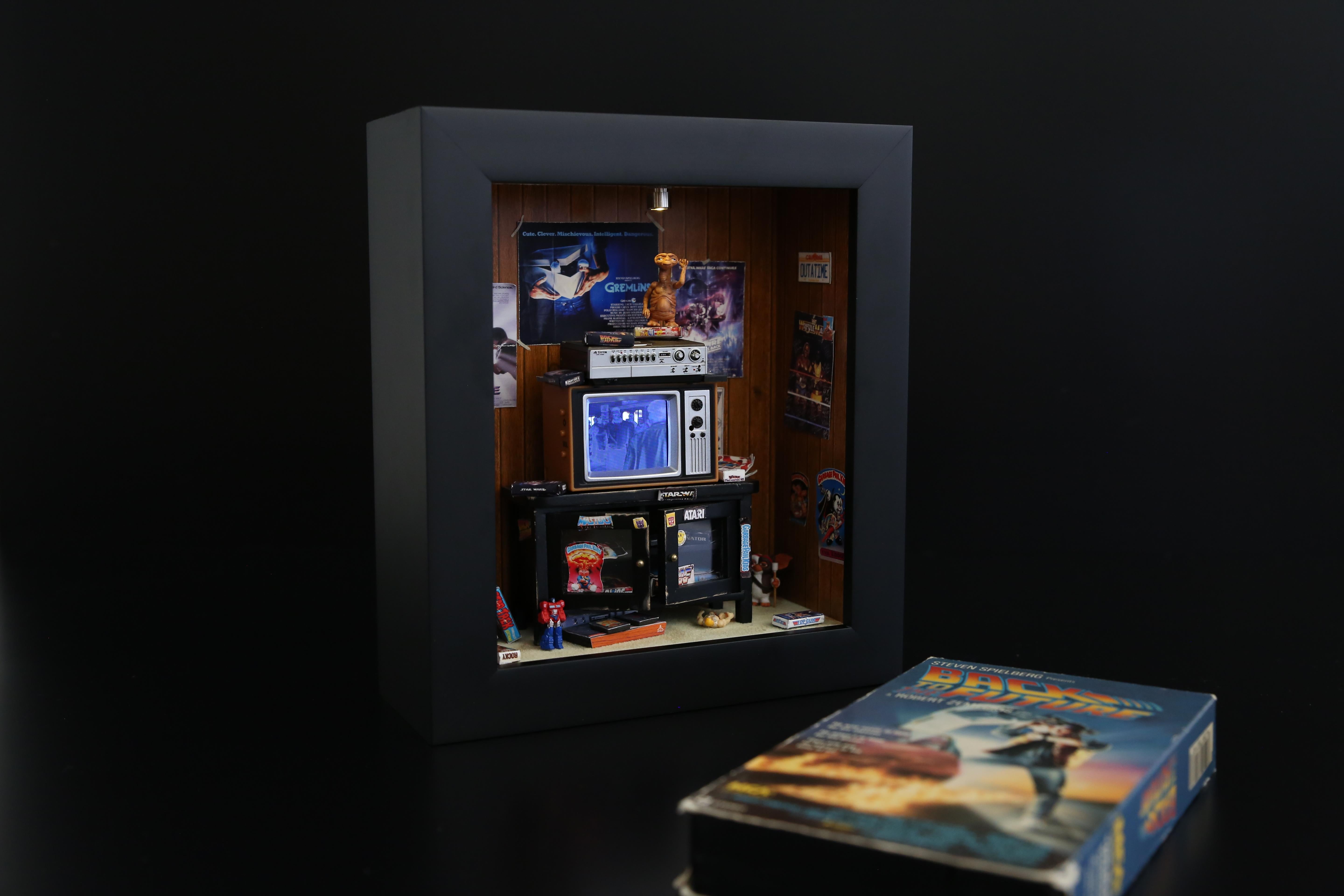 Destro - MINIATURE GEN X ROOM DIORAMA BOX -80'S BEDROOM w WORKING T.V ...