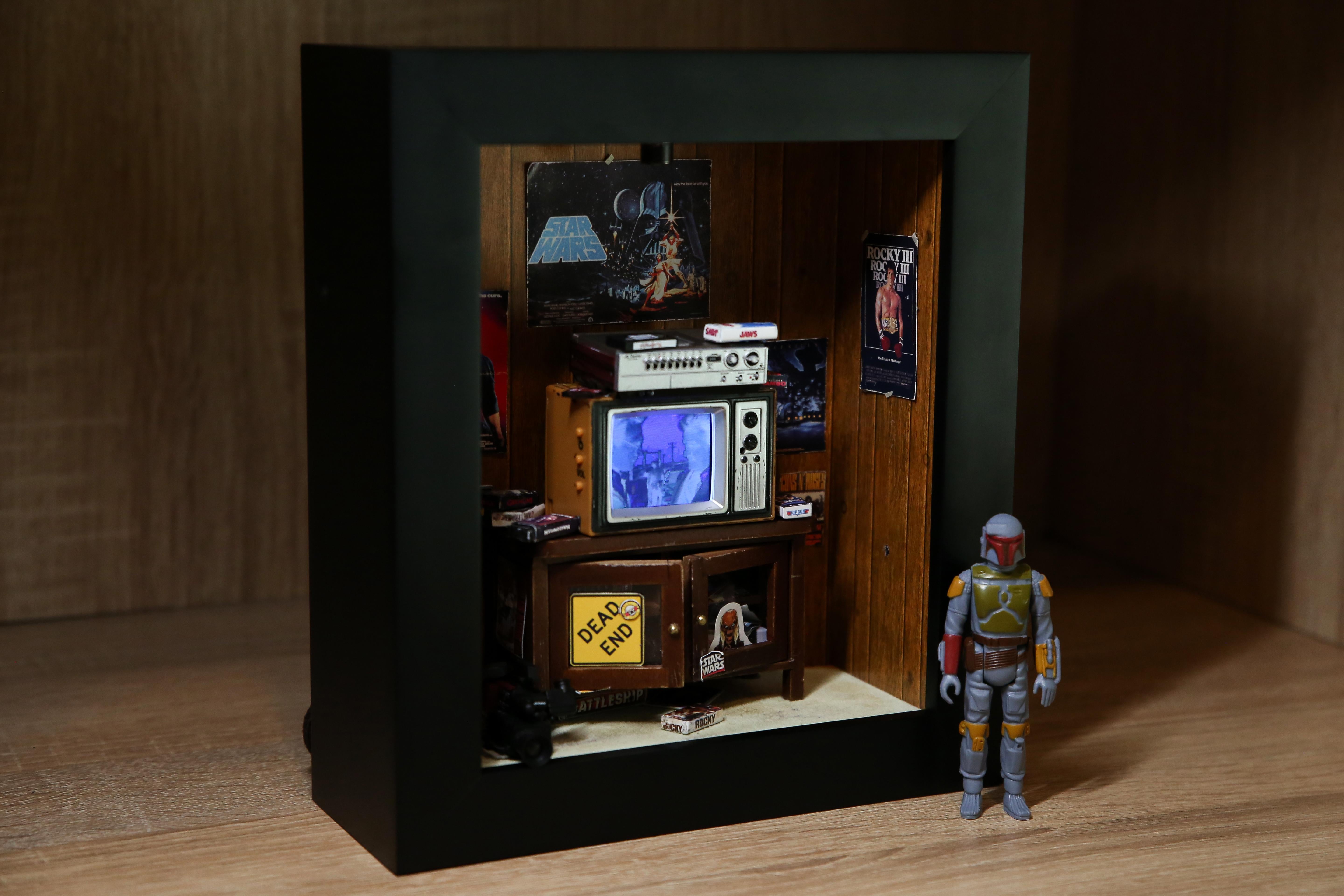 MINIATURE GEN X ROOM DIORAMA BOX  Pop Art 80'S BEDROOM w WORKING T.V. NINTENDO  2