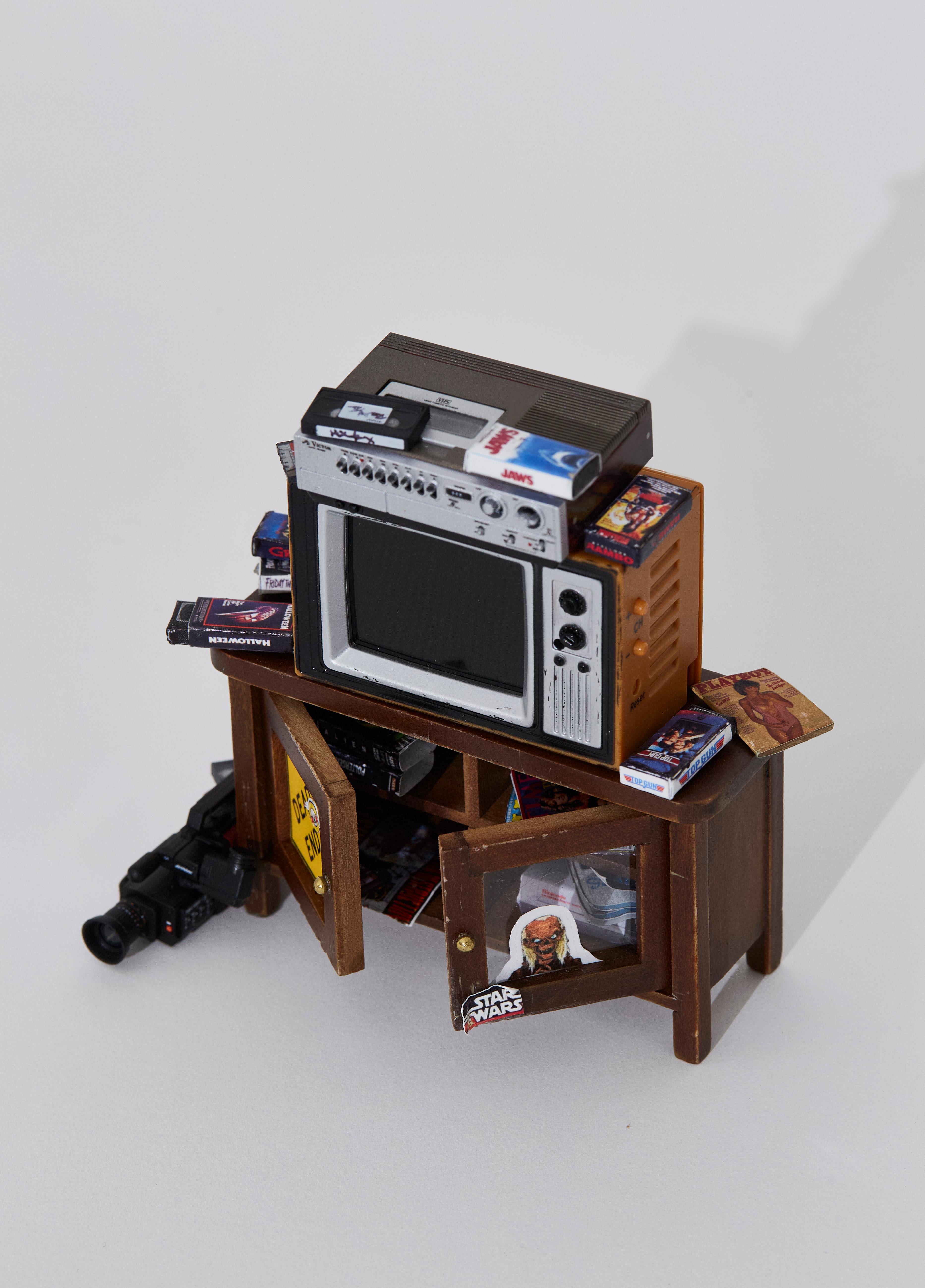 MINIATURE GEN X ROOM DIORAMA BOX  Pop Art 80'S BEDROOM w WORKING T.V. NINTENDO  10