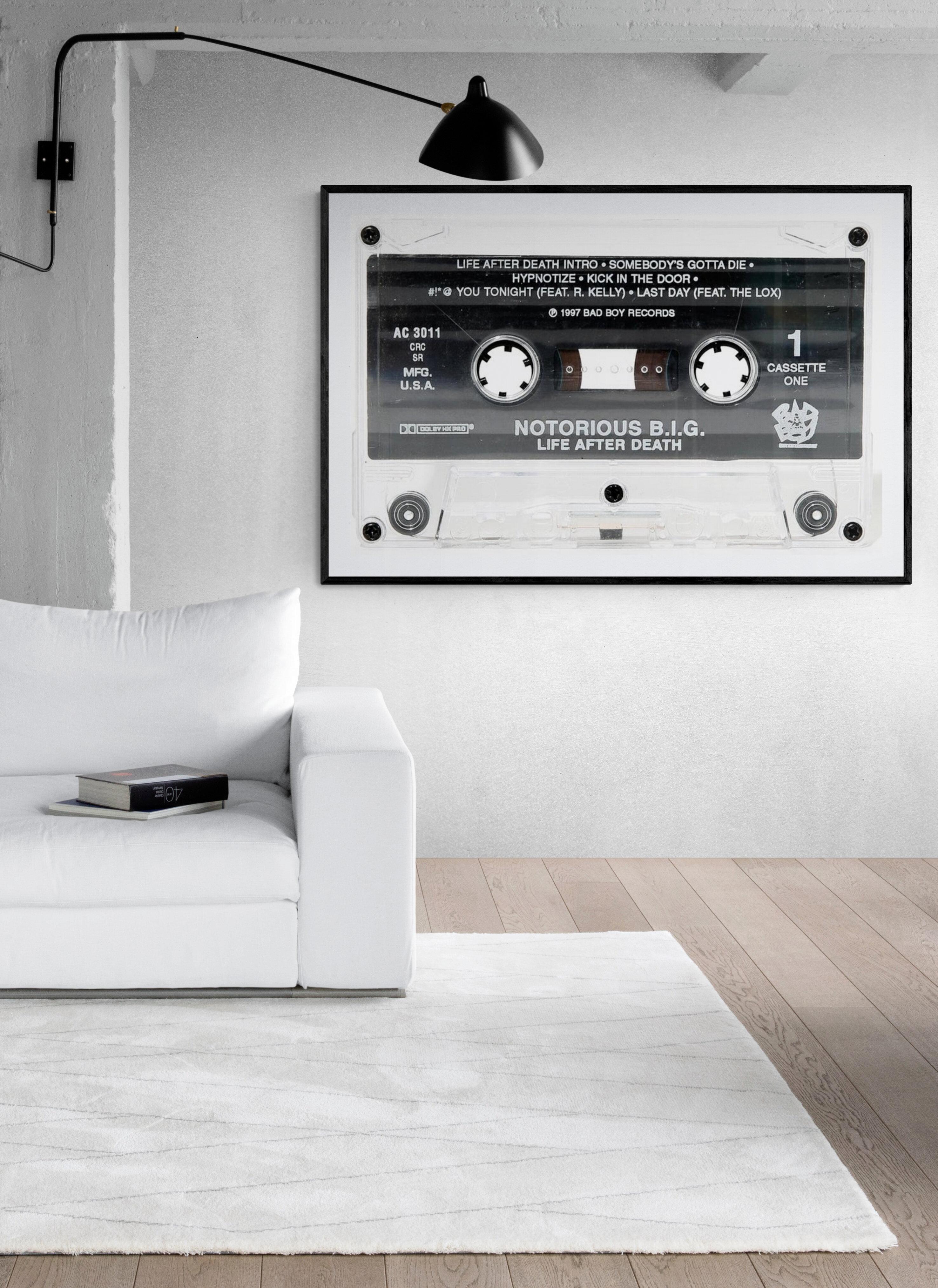 30x50 NOTORIOUS B.I.G. „LIFE AFTER DEATH“ Cassette-Fotografie Pop Art Unsigniert – Print von Destro