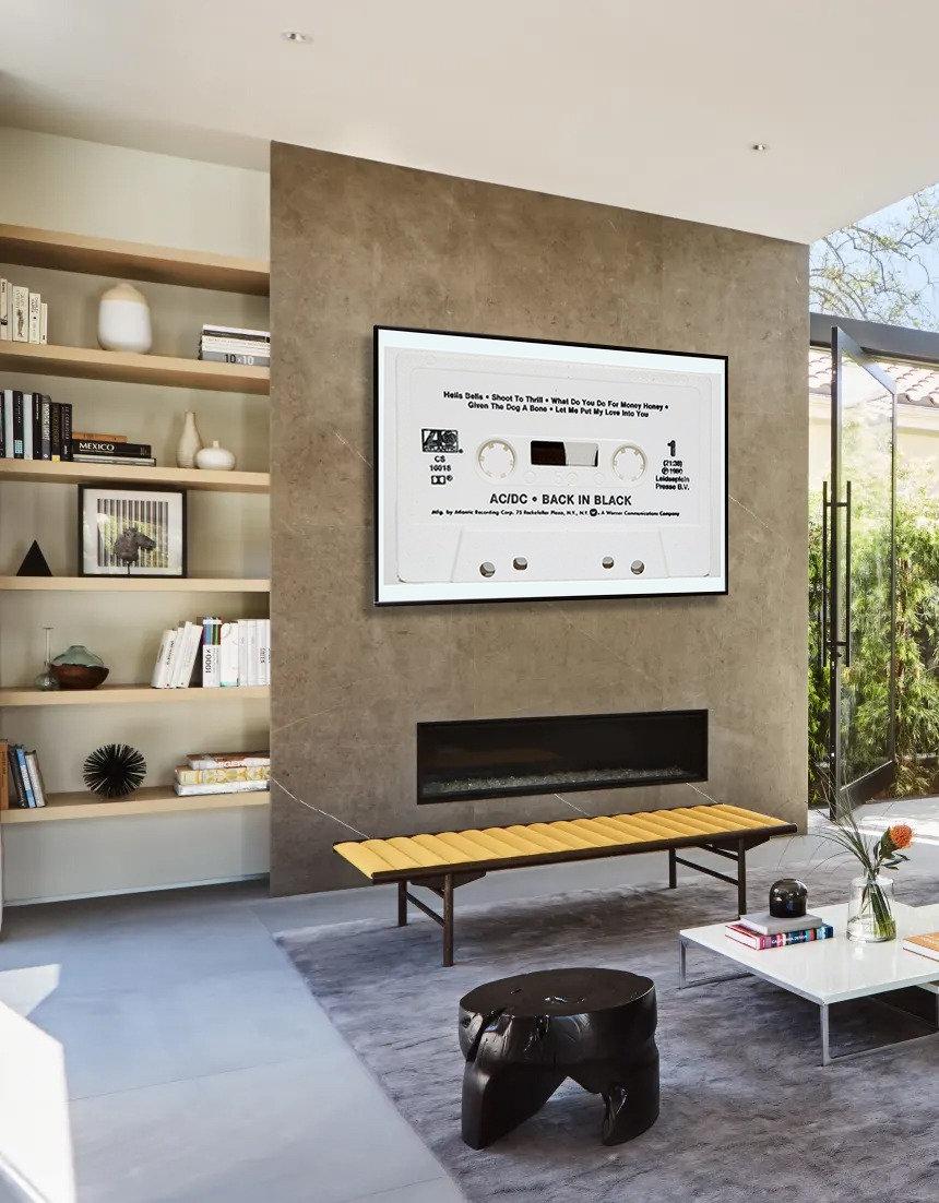 Photographie contemporaine d'une cassette AC/DC - Back In Black.
Il s'agit de la première sortie de la série très attendue 