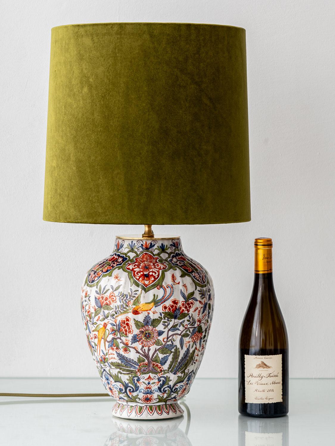 Chinoiserie Desvres Delft Table Lamp by Géo Martel (1900-1920) with New Green Velvet Shade For Sale