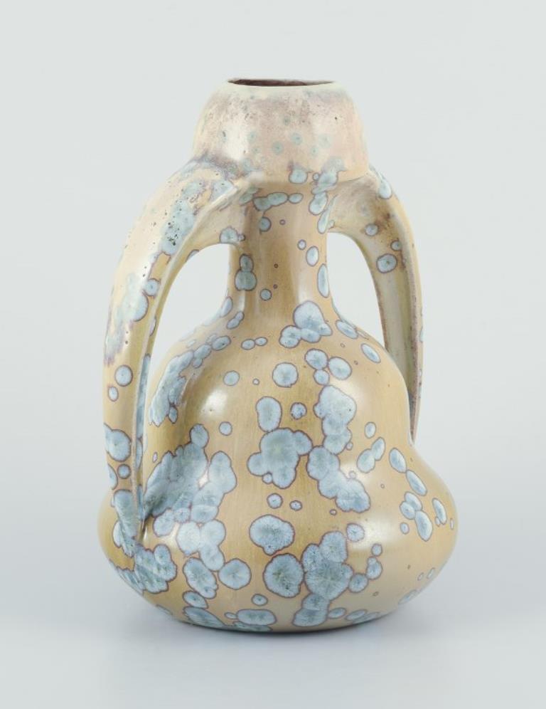 Francese Desvres Fourmaintraux Delassus, Francia. Vaso in ceramica Art Nouveau con manici. in vendita