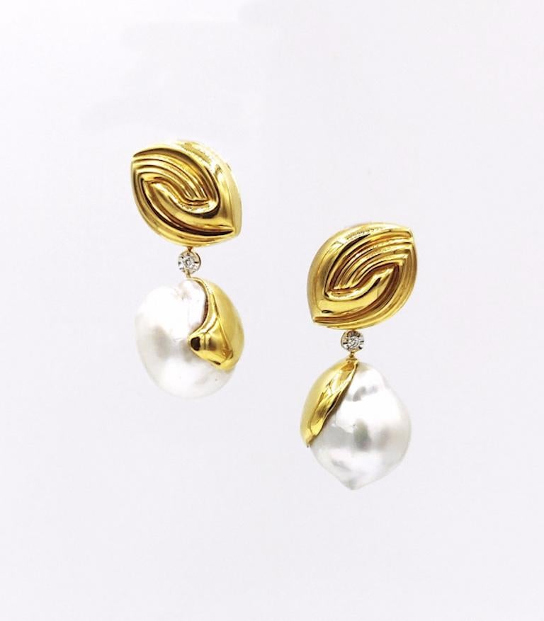 Detachable Baroque South Sea Pearl Drop Diamond Yellow Gold Earrings For Sale 2