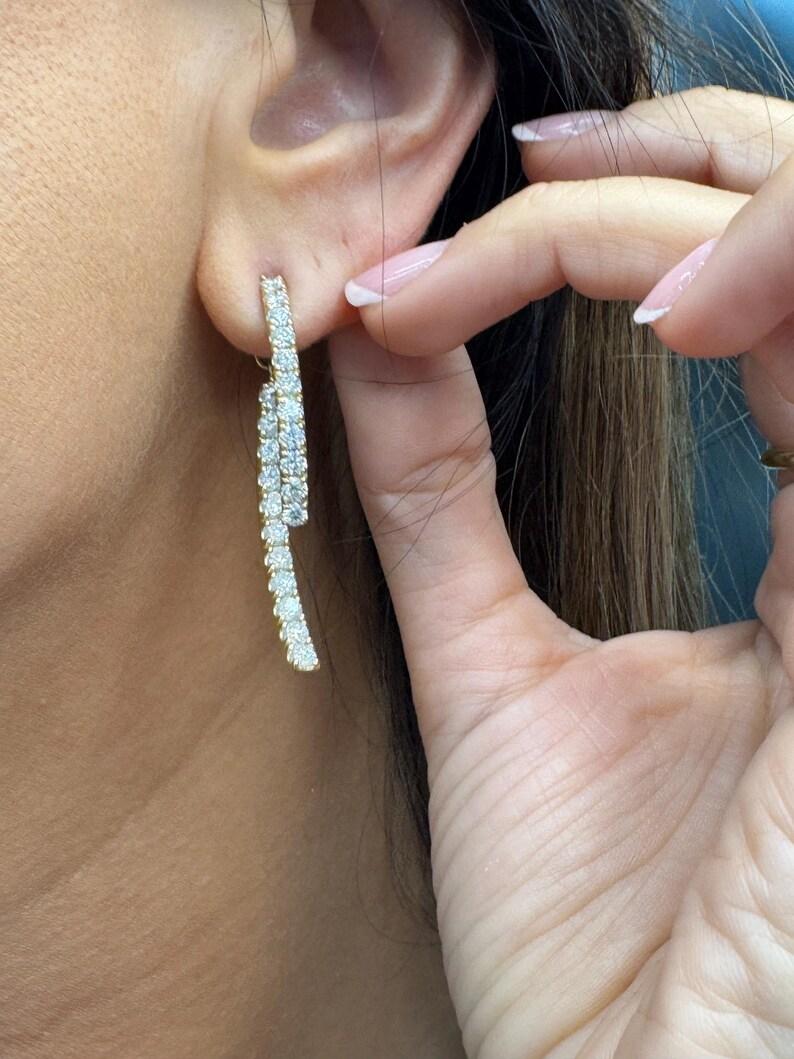 Boucles d'oreilles pendantes détachables en or jaune 14 carats avec diamants courbes Neuf - En vente à New York, NY
