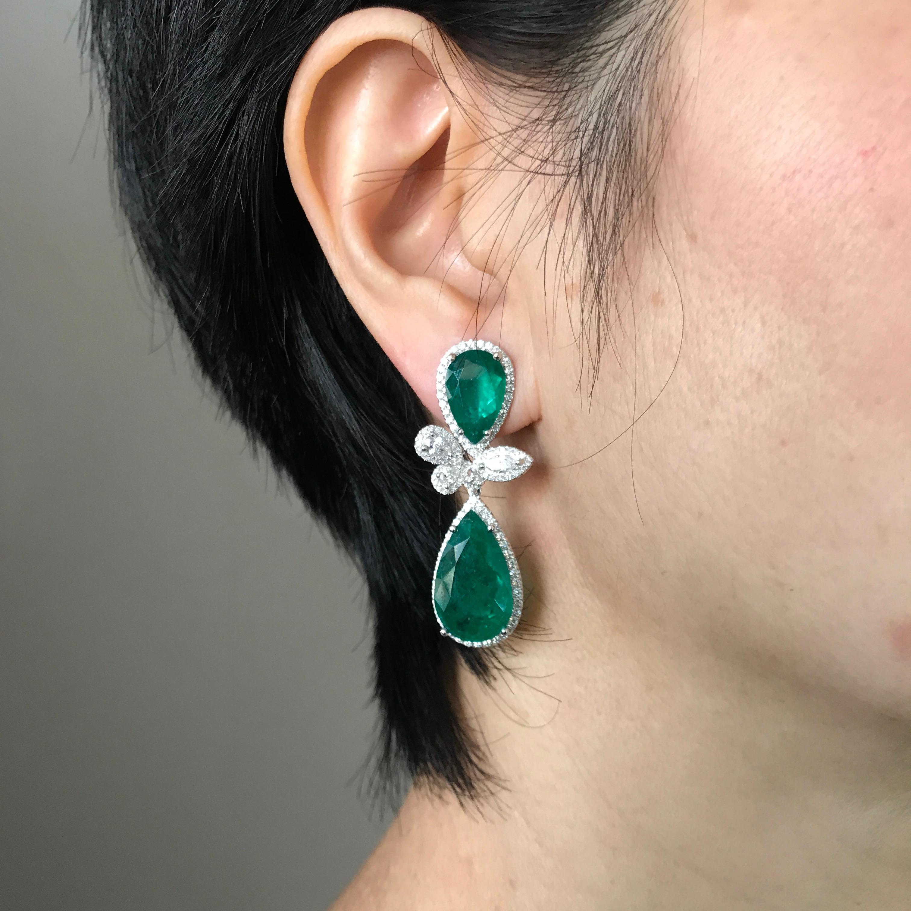 Pear Cut Detachable Pear Shape Colombian Emerald and Diamond Dangling Earring