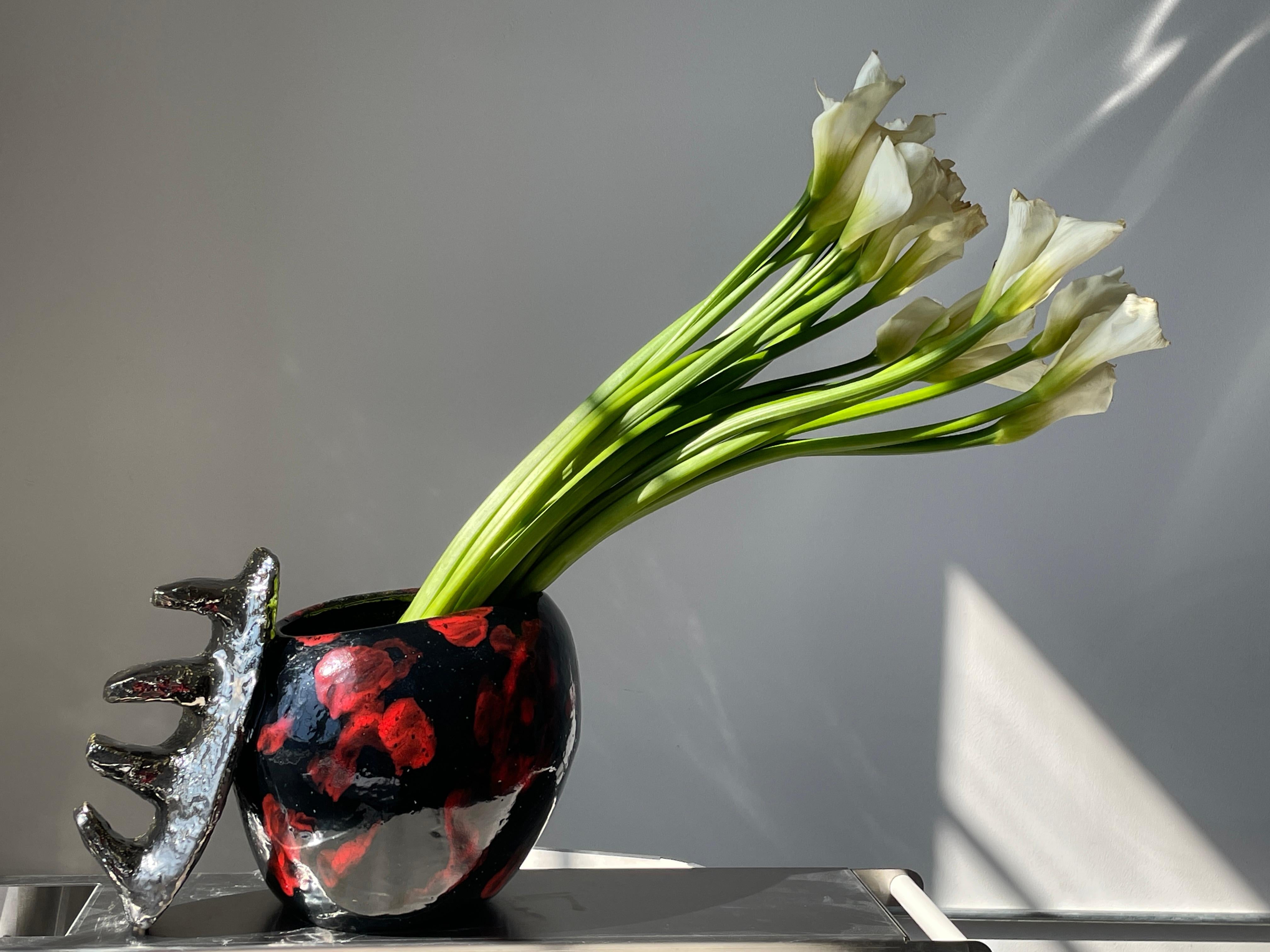 North American Detached Knuckler Flower Vase, by Artist Stef Duffy For Sale