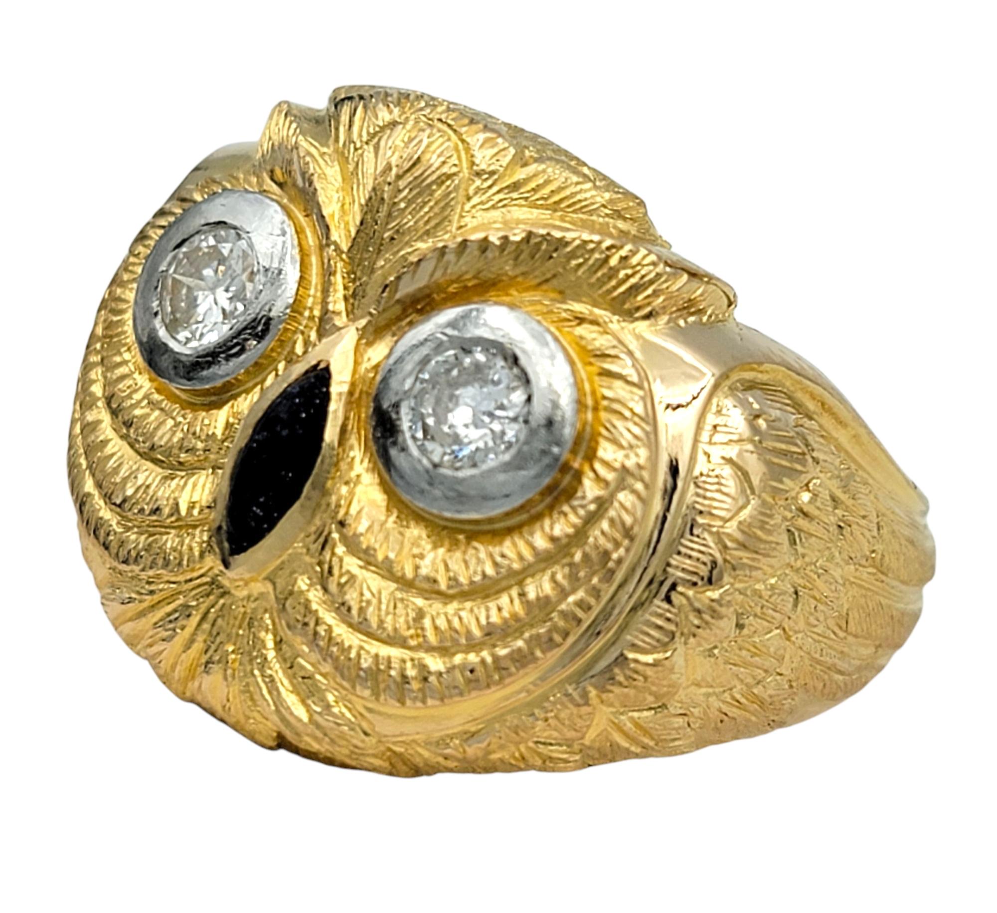 Contemporain Bague cocktail détaillée en or jaune 18 carats à motif hibou avec yeux ronds de diamants en vente