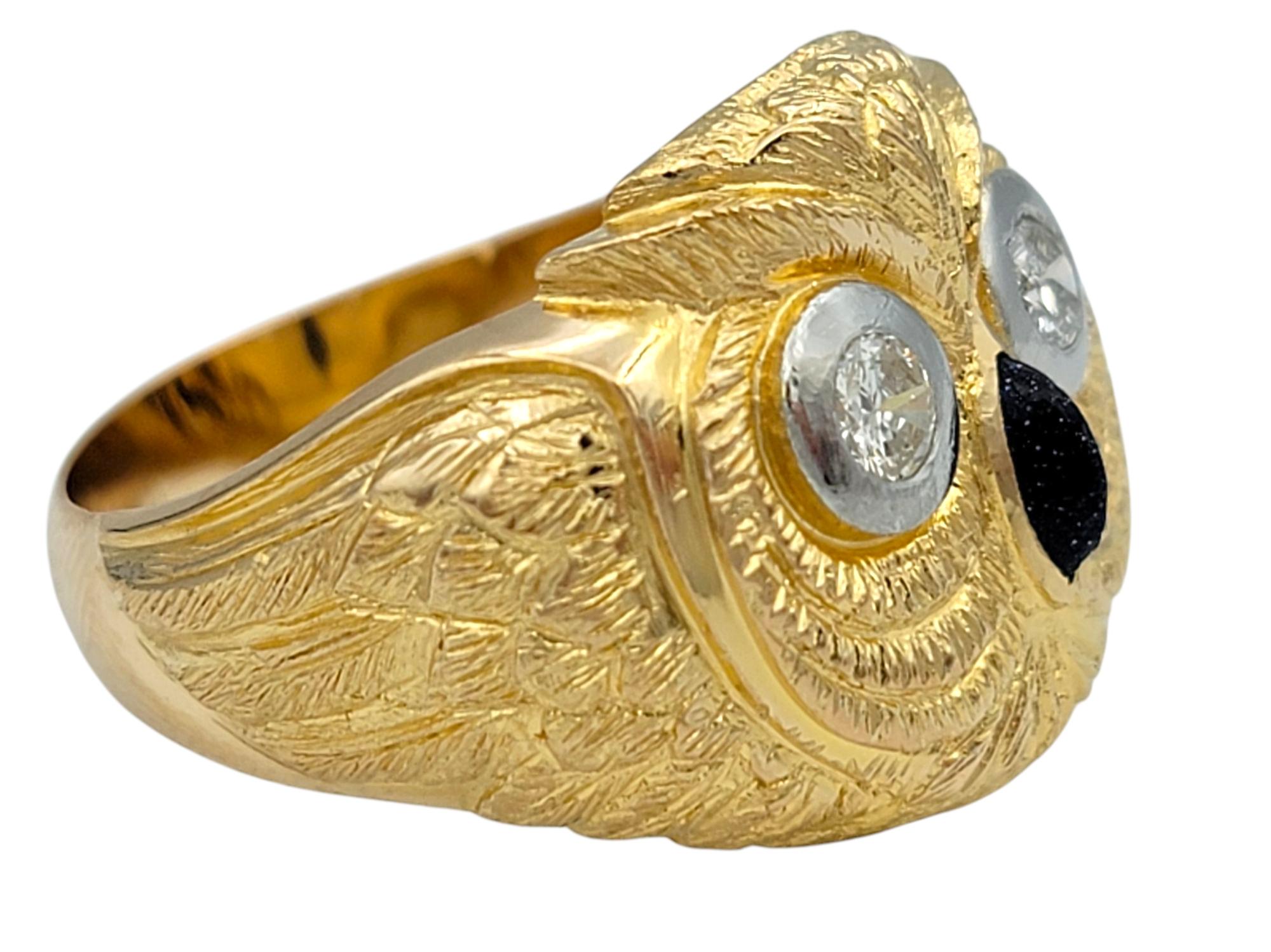 Bague cocktail détaillée en or jaune 18 carats à motif hibou avec yeux ronds de diamants Bon état - En vente à Scottsdale, AZ