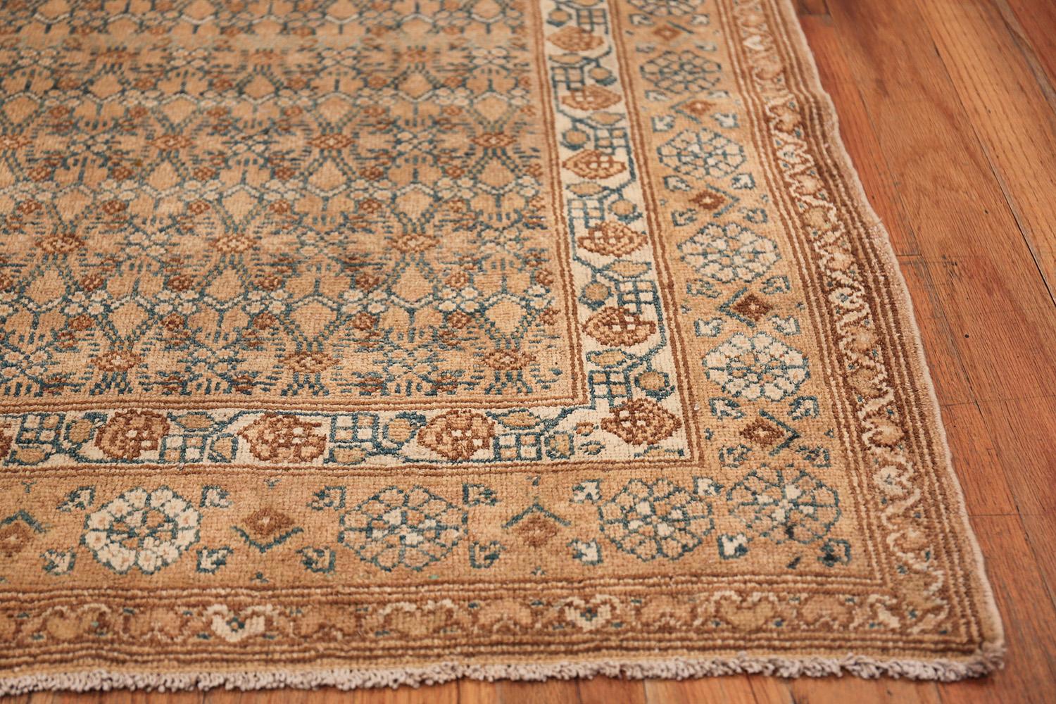 Detailed Alabaster Antique Persian Malayer Runner Rug. Size: 3 ft 7 in x 16 ft In Good Condition In New York, NY