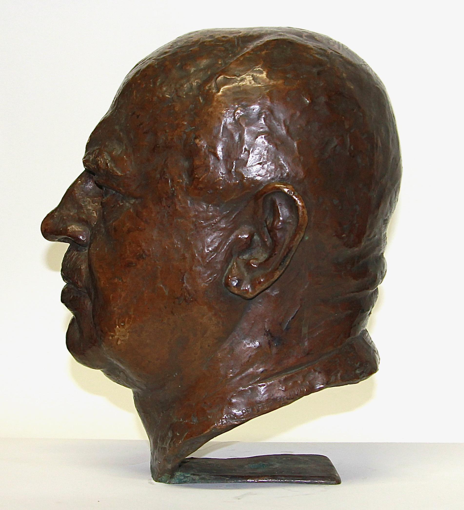 Detailed Bronze Bust, Sculpture of a Man, by Felix Georg Pfeifer, 1929 For Sale 2