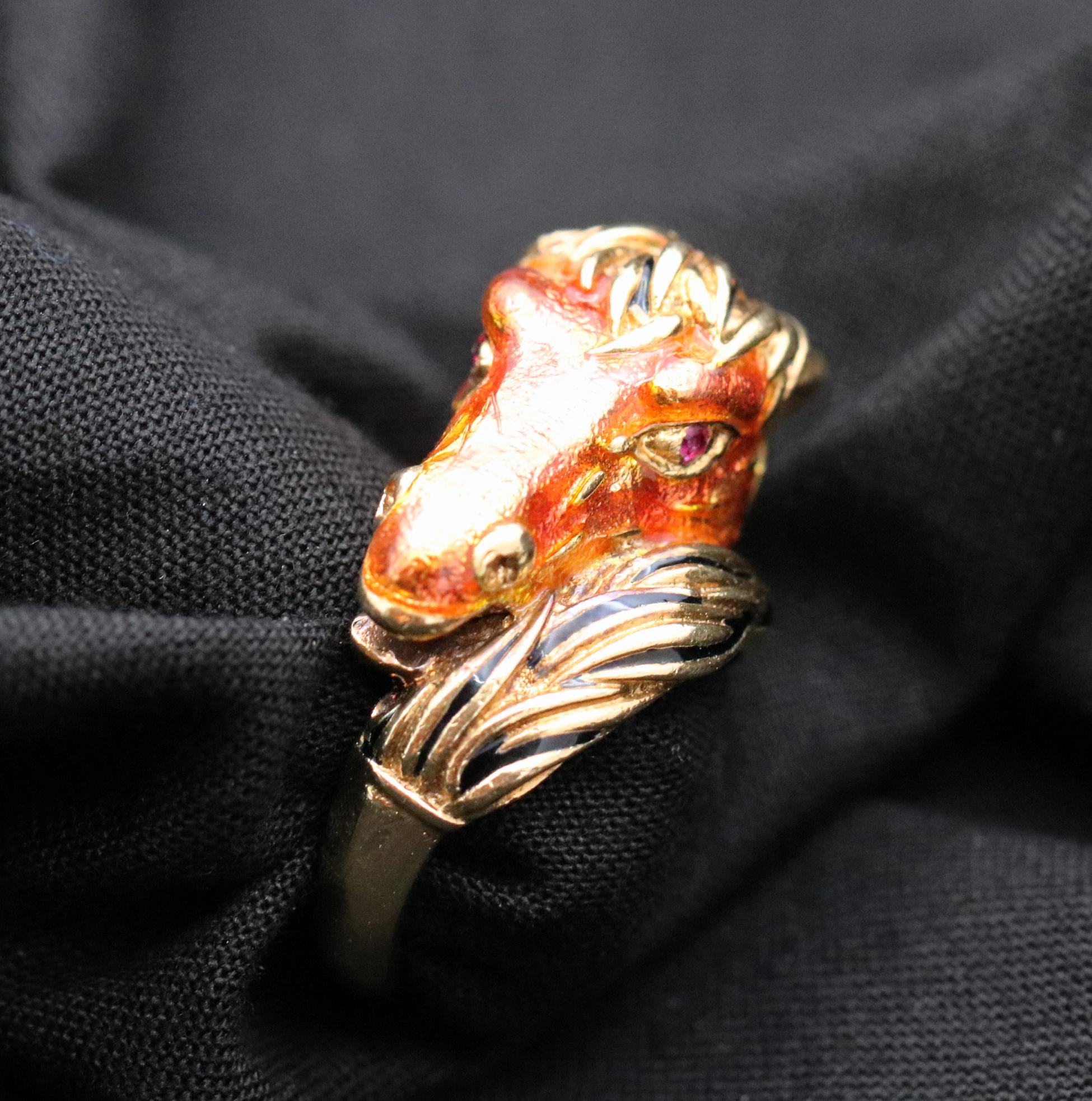 Detailed Enamel Horse Ring by Frascarolo with Ruby Eyes In Good Condition In Palm Beach, FL