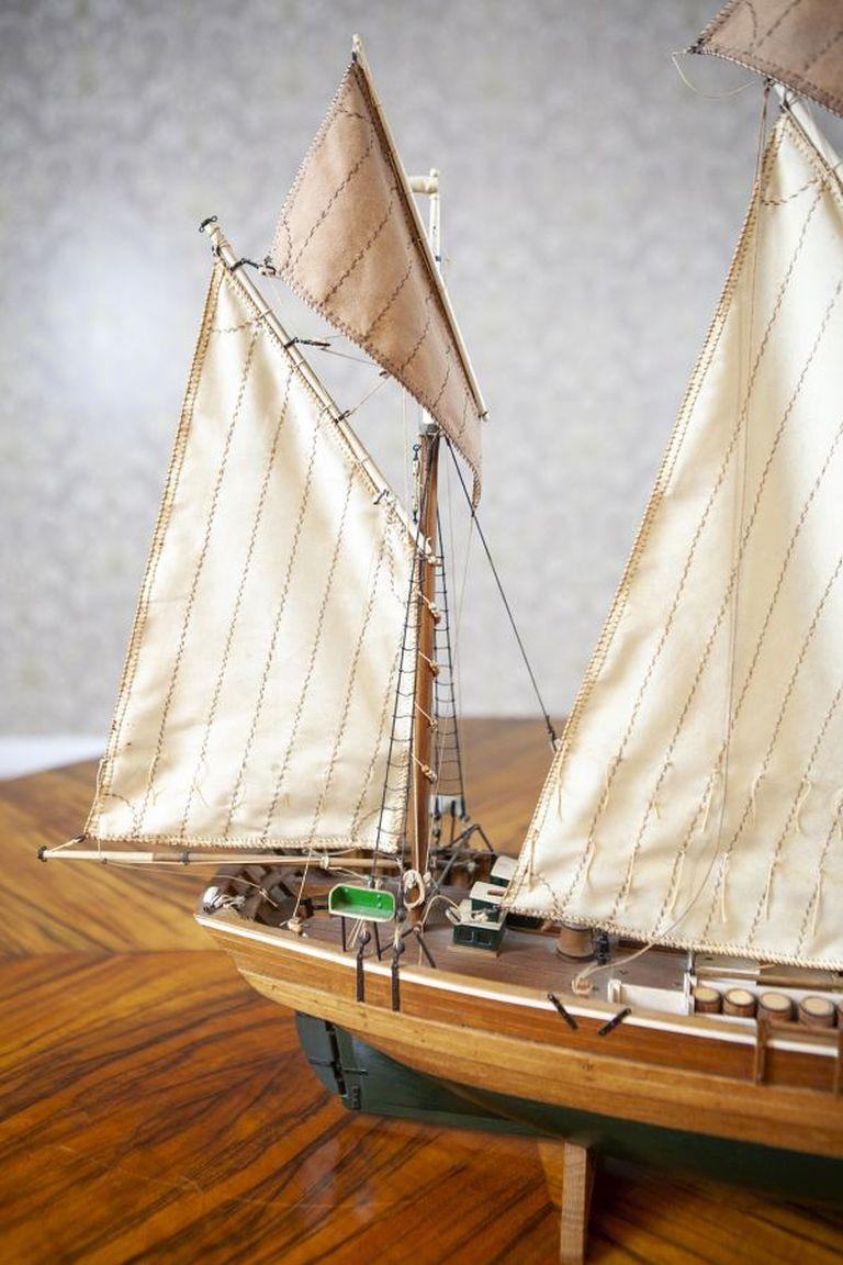 20th Century Detailed Model of Dutch Sailing Ship From the 1930s-1940s For Sale