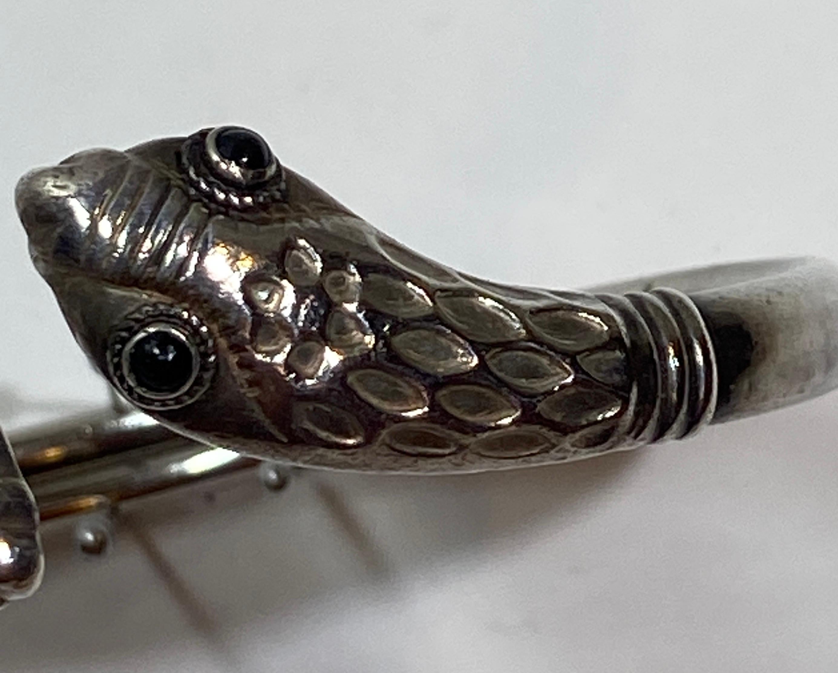 Detailliertes Manschettenarmband aus Sterlingsilber „Paar Schlangen“ im Zustand „Gut“ im Angebot in New York, NY
