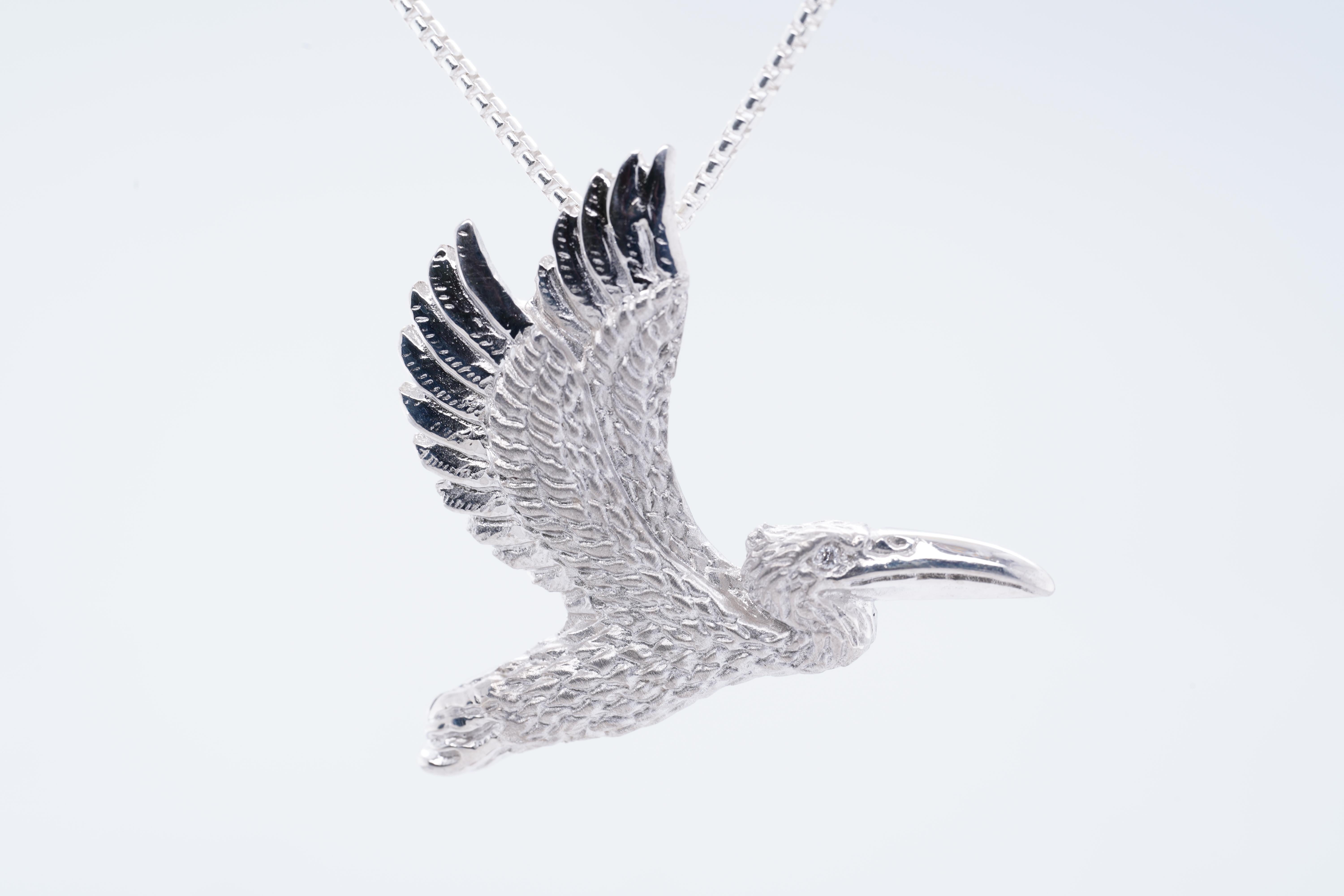 Detailed Sterling Silver Pelican Pendant Necklace with Diamond Eye In New Condition In Bozeman, MT