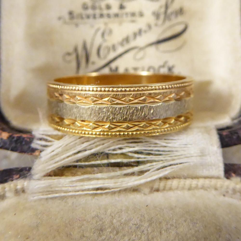 Detailed Wide Tri-Color Gold Wedding Band in 18 Carat Gold In Good Condition In Yorkshire, West Yorkshire