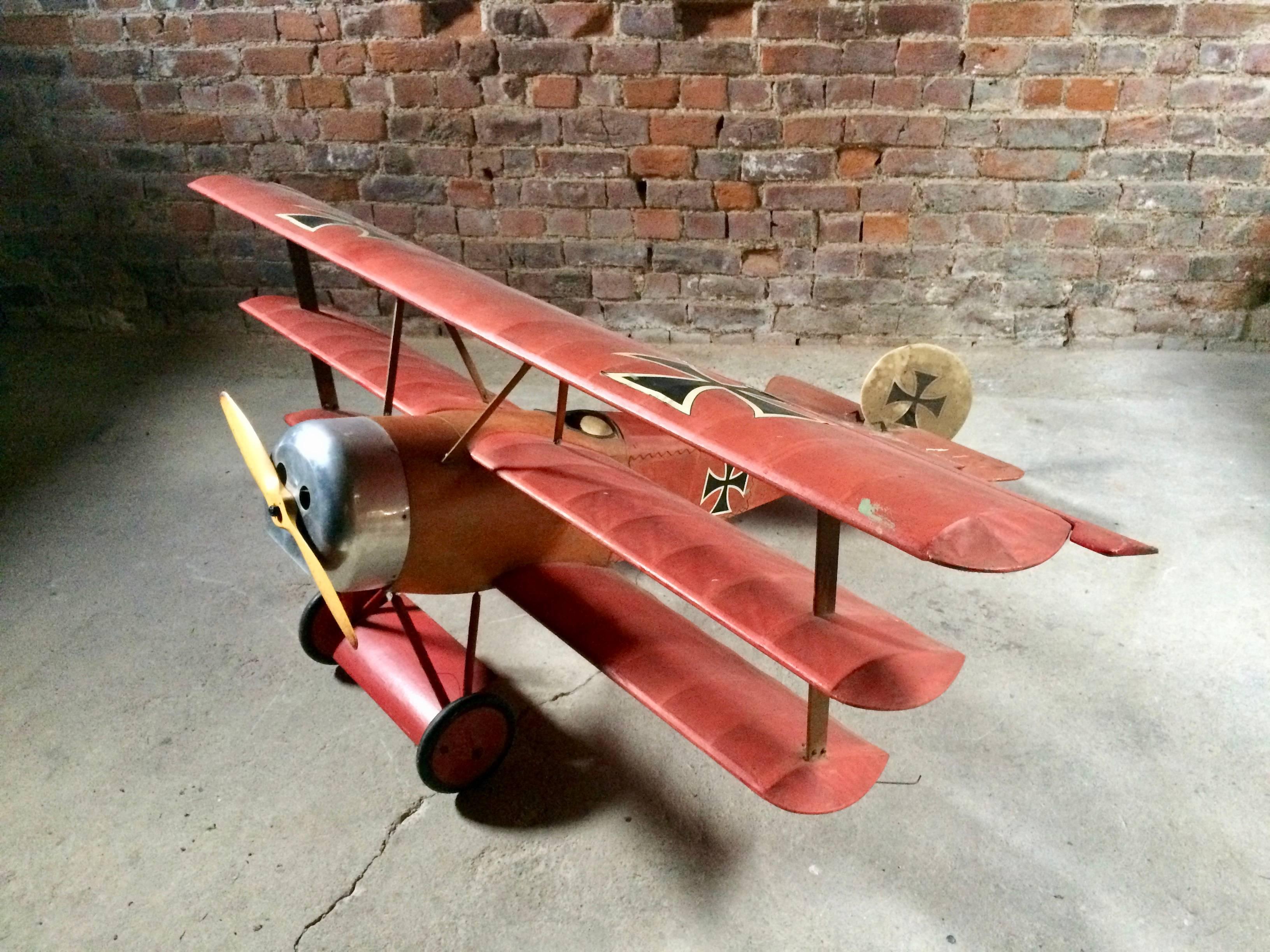 20ième siècle Détails sur l'étonnant avion modèle réduit de Fokker Dr.1 Triplane Red Baron de la Première Guerre mondiale