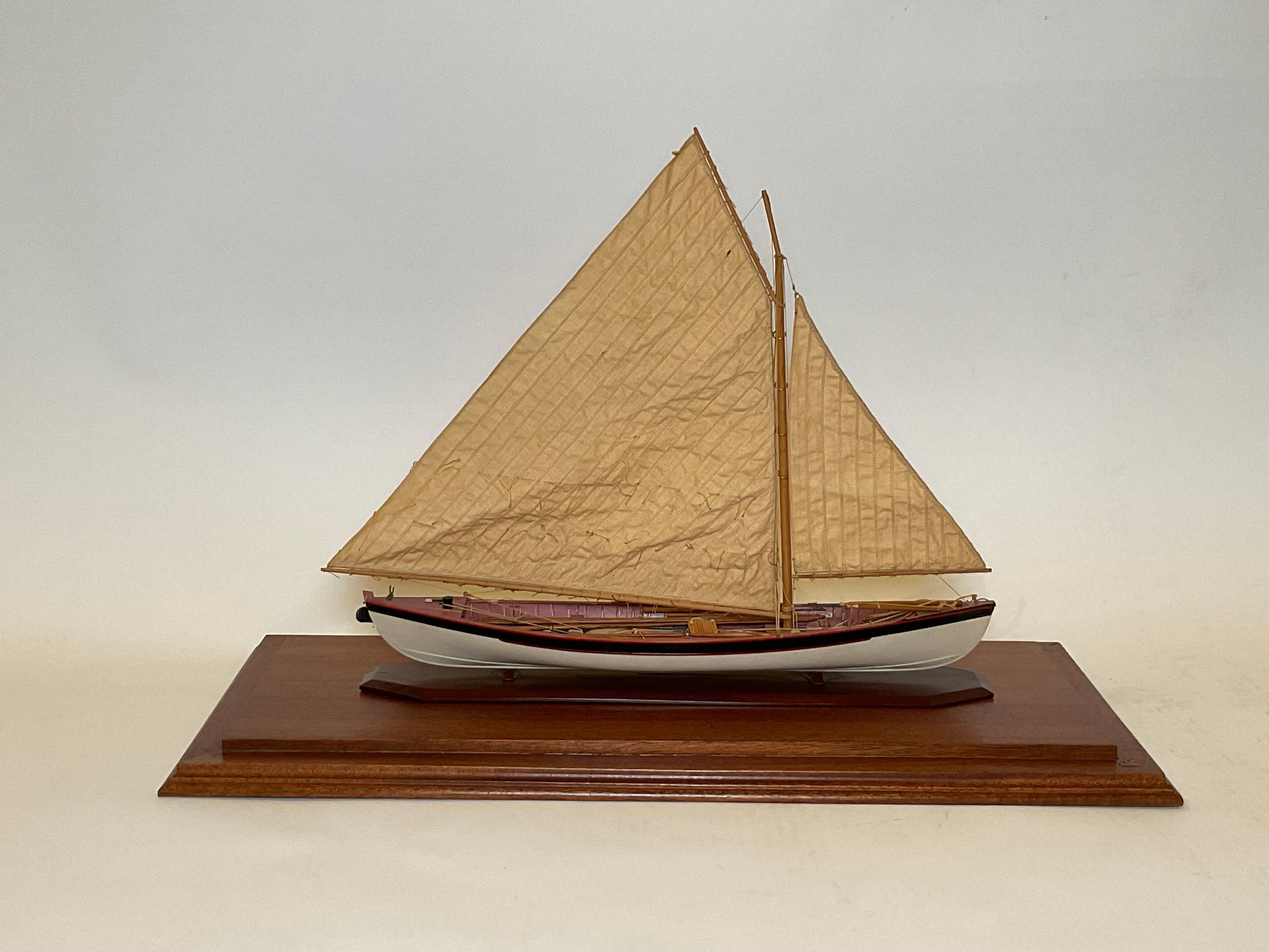 Details Model of a Shore Launched Whaleboat In Good Condition For Sale In Norwell, MA