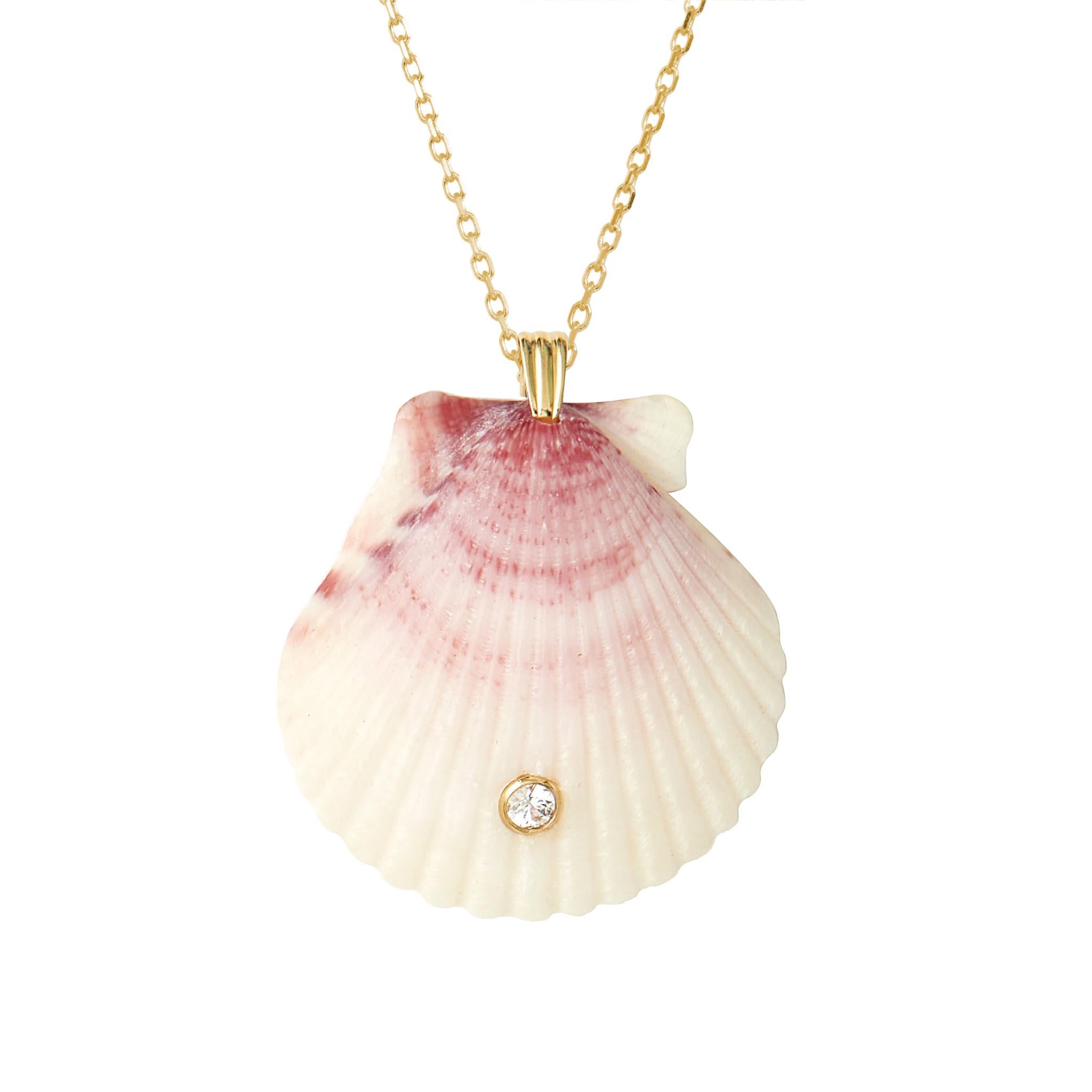 Colgante Deus Concha Natural con Oro de 14k y Gema Natural Zafiro Blanco Moderno