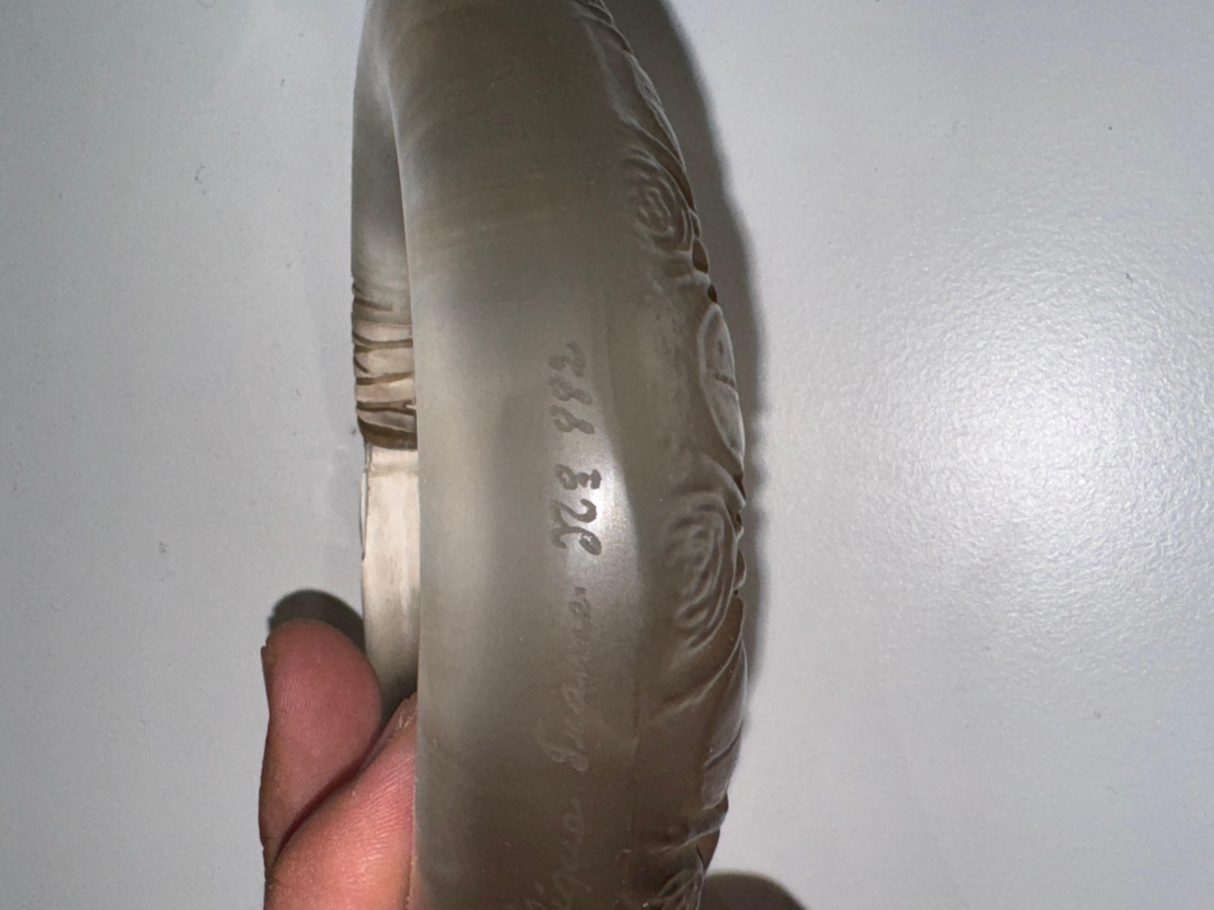 Deux Anneaux Scarabées Handles by René Lalique, France, Circa 1919 For Sale 4